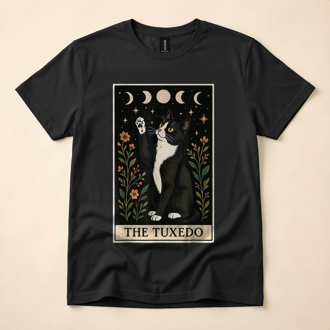 Tuxedo Cat Tarot Card Witchy Moon Halloween T-Shirt