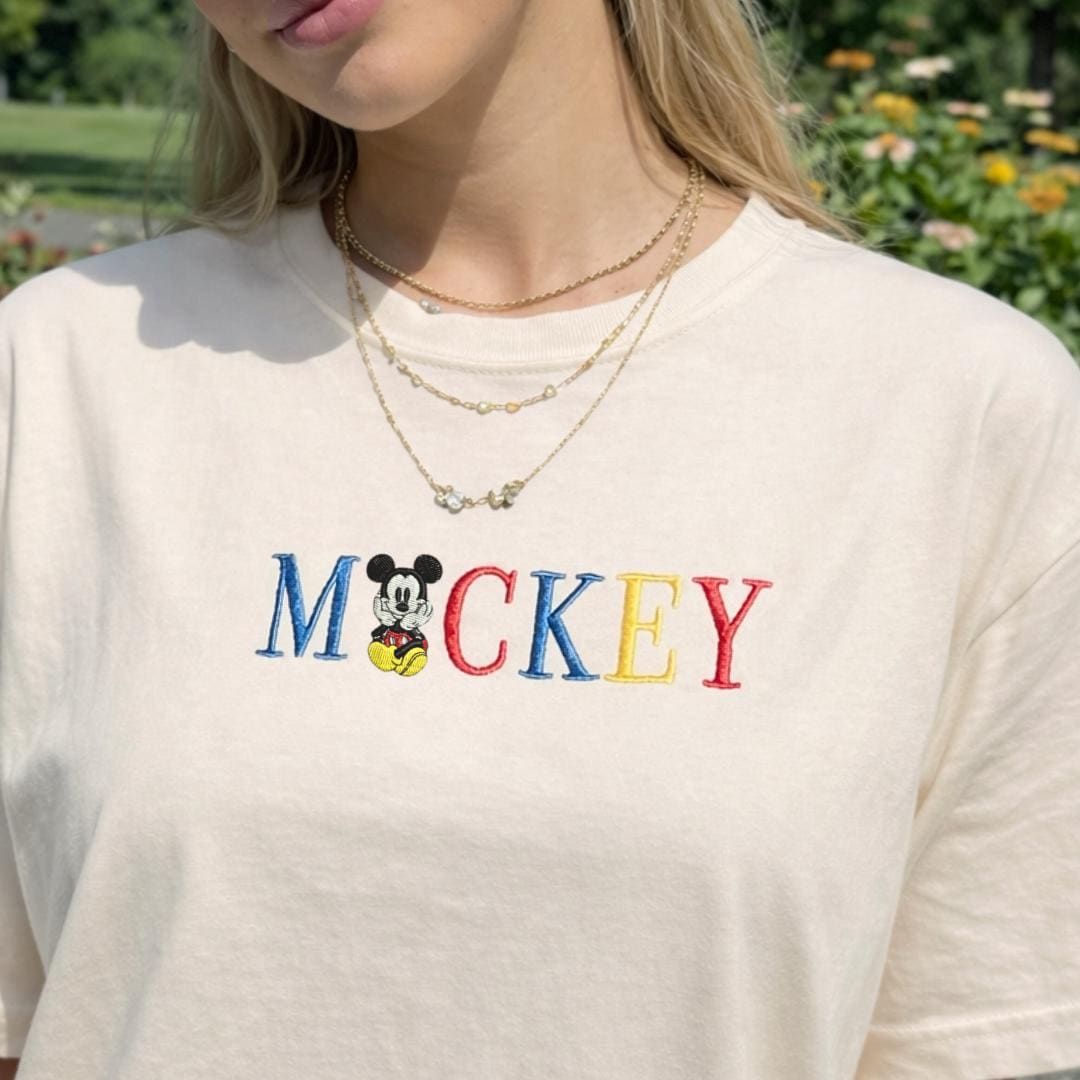 Vintage Mickey Embroidered Tee – Retro Mickey Mouse Embroidery T-Shirt for Everyday and Vacation Wear