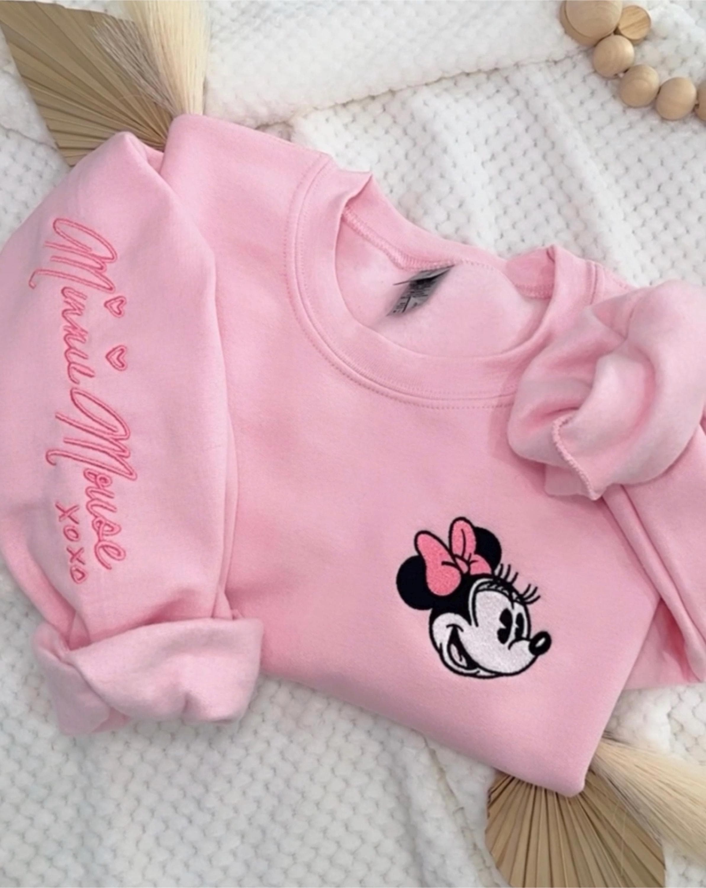 Minnie Mouse Inspired Autograph Crewneck Sweater with Signature Sleeve Embroidery – Magical Embroidered Crewneck - photo 4