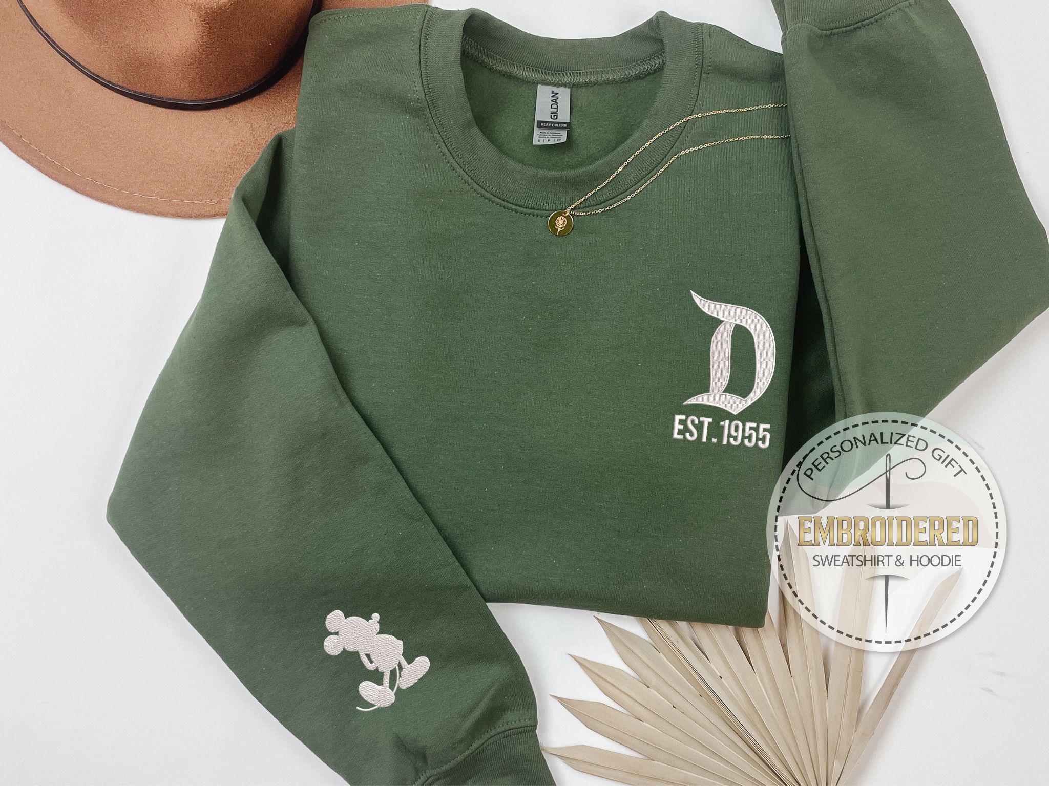 Personalized Disney Est 1955 Embroidered Sweatshirt with Mickey or Minnie – Retro Custom Crewneck Hoodie for Family Vacation - photo 3
