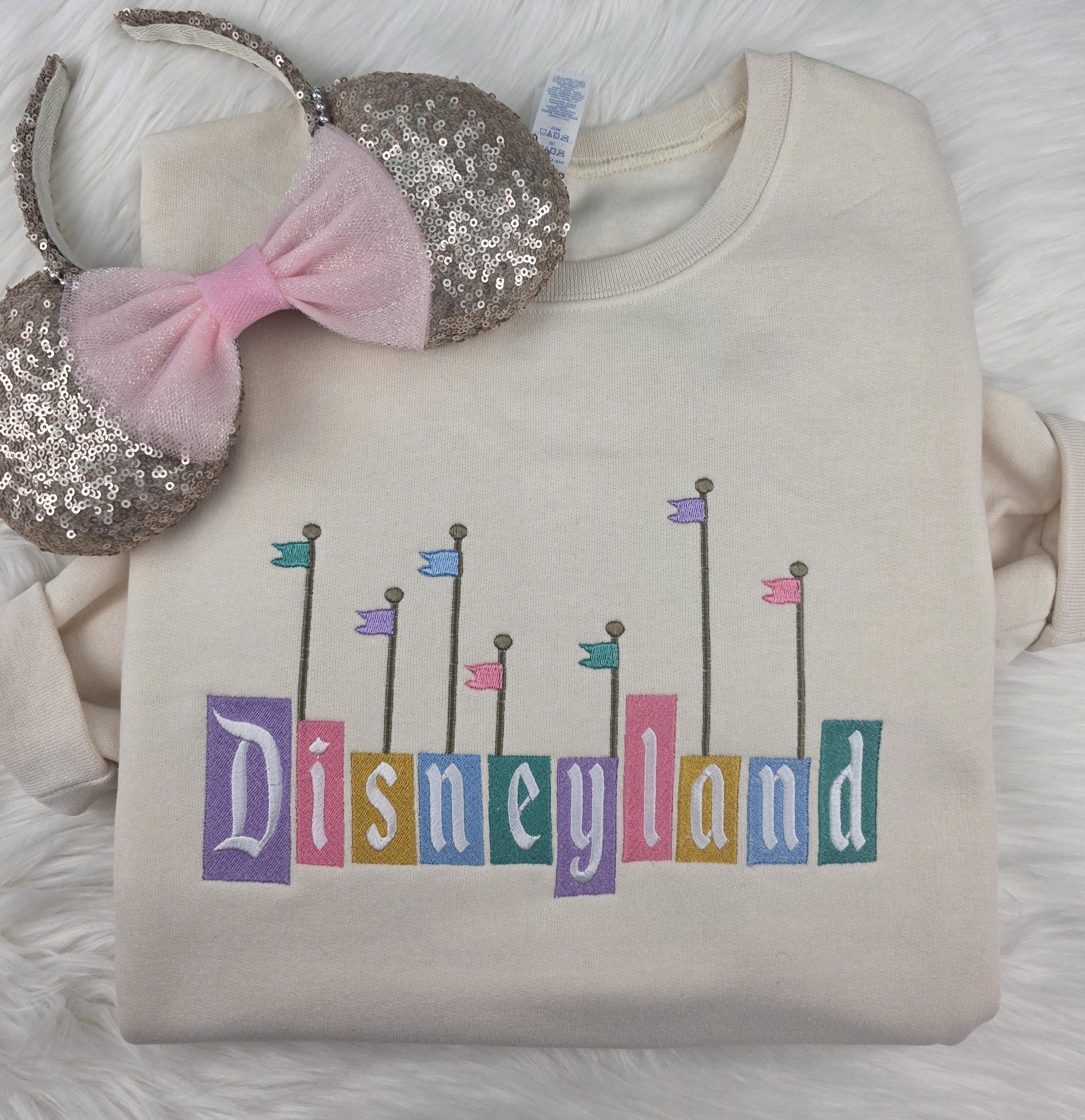 Embroidered Disneyland Sweatshirt – Disney Crewneck Shirt for Park Days and Family Vacation Trips