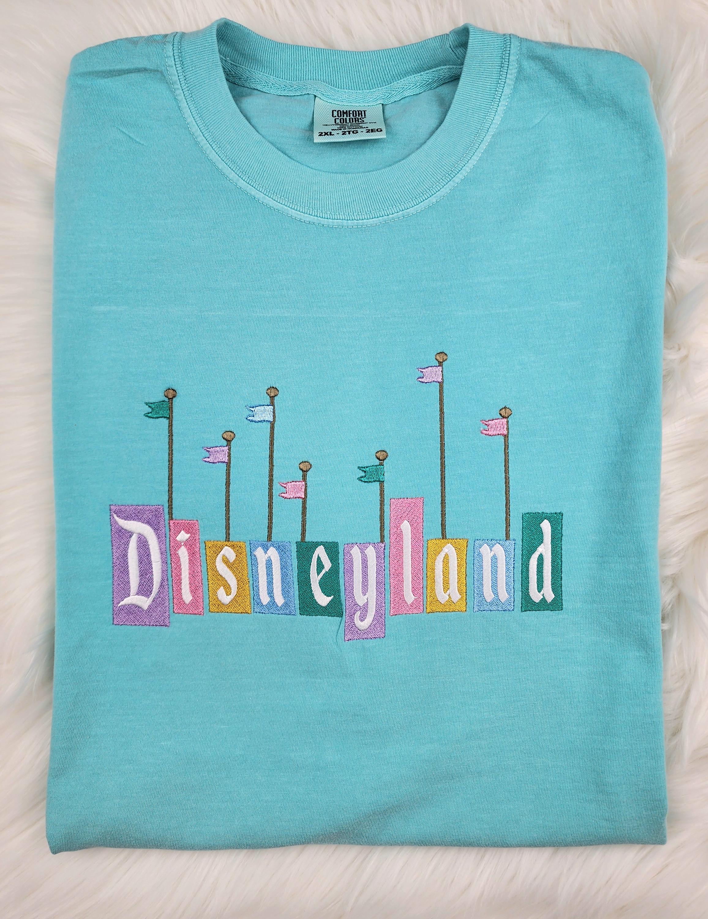 Embroidered Disneyland Sweatshirt – Disney Crewneck Shirt for Park Days and Family Vacation Trips - photo 4