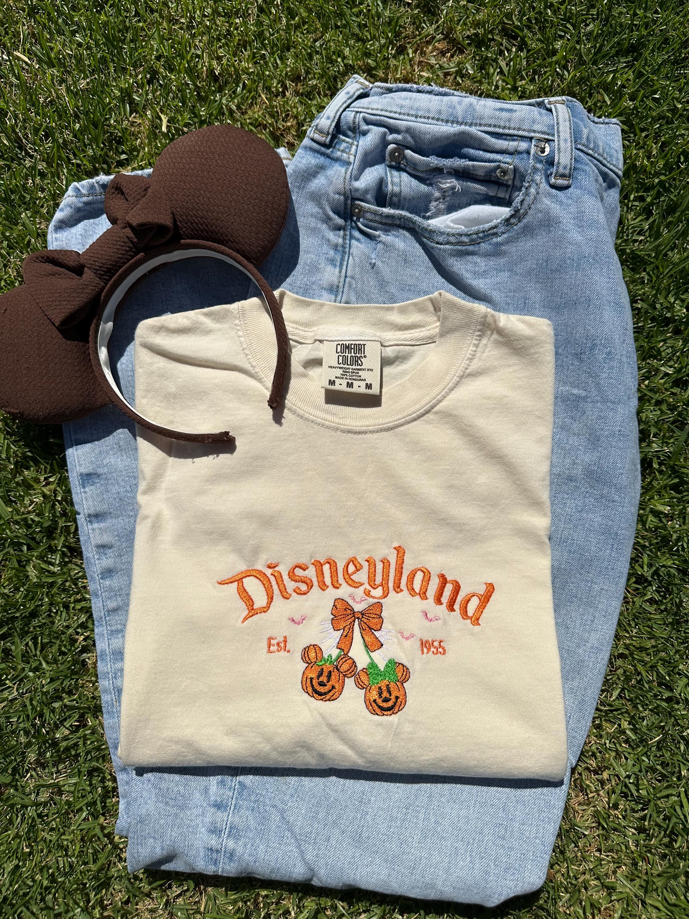 Coquette Halloween Disney Main Street Pumpkin Embroidered Shirt – Spooky Fall Embroidery Tee for Park Days