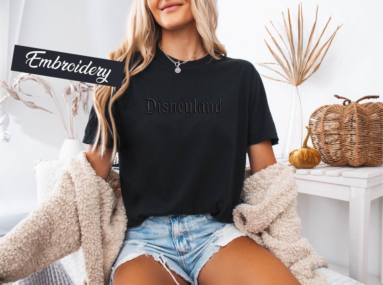 Embroidered Disneyland T-Shirt with Est 1955 Design – Cute Mickey and Friends Embroidery Tee for Disneyland Trips