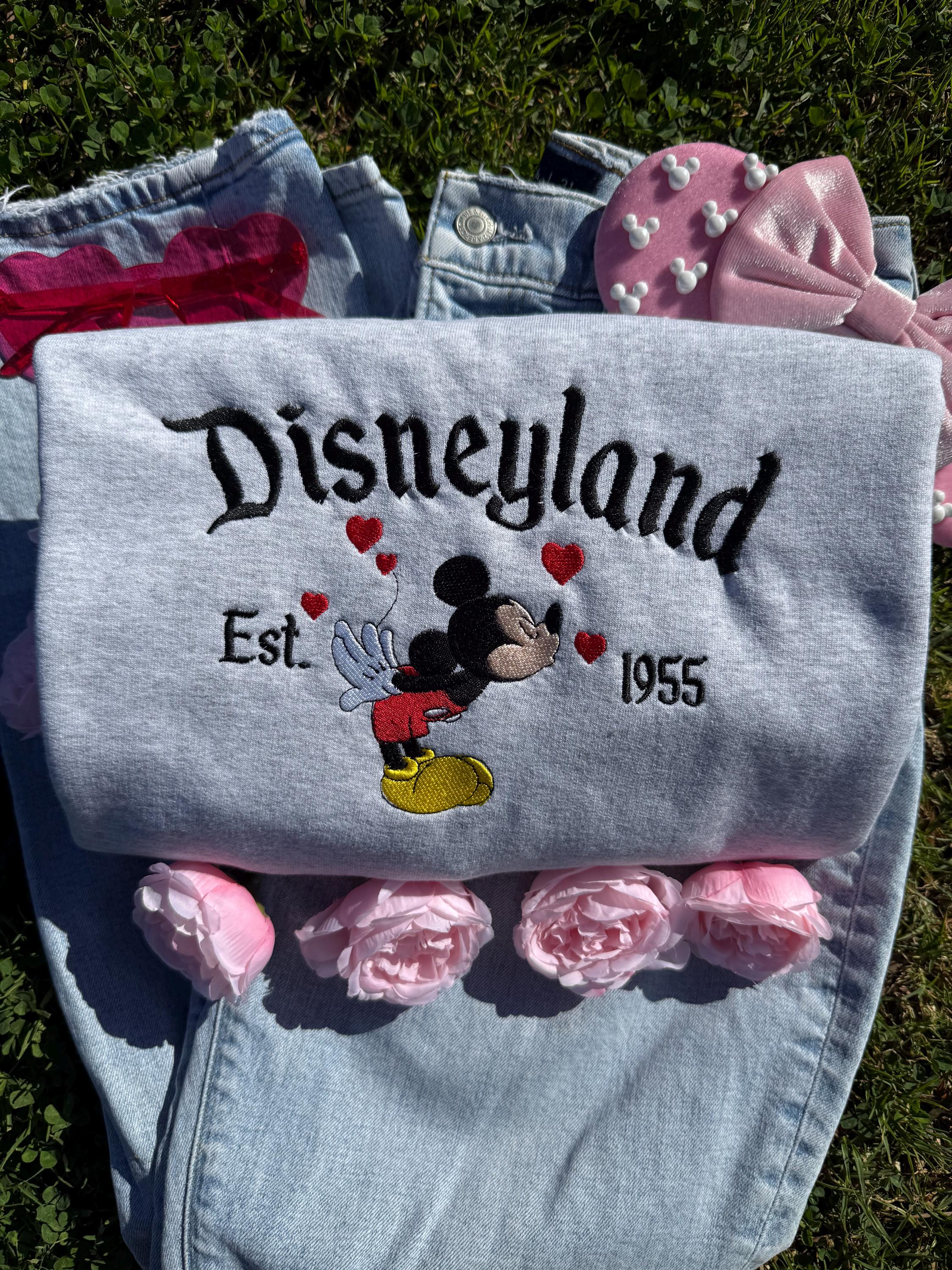 Mickey And Minnie's Sweethearts Kiss Embroidered Couple's Sweater – Sweethearts Edition 2026 Matching Pullover - photo 3