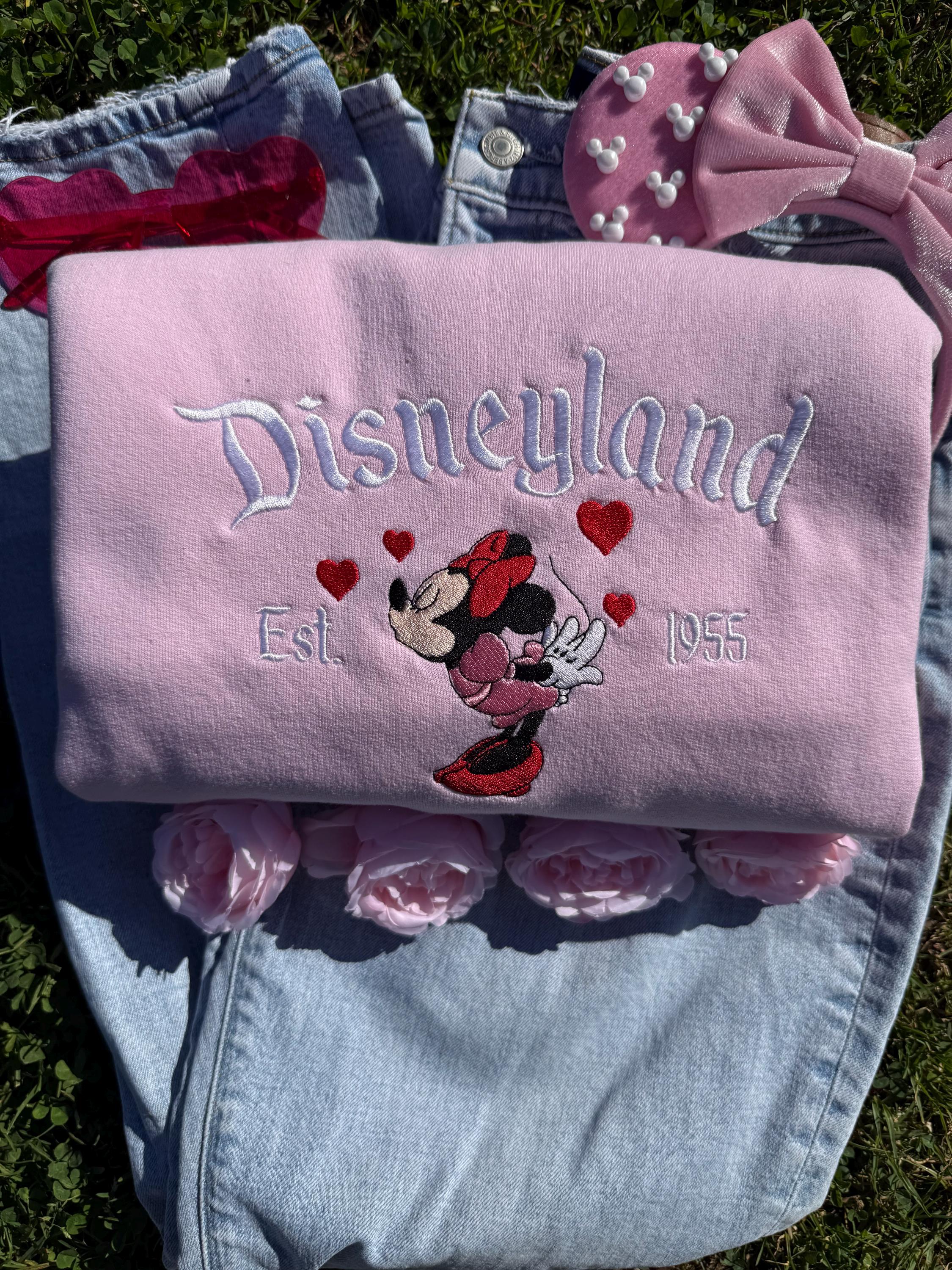 Mickey And Minnie's Sweethearts Kiss Embroidered Couple's Sweater – Sweethearts Edition 2026 Matching Pullover - photo 5
