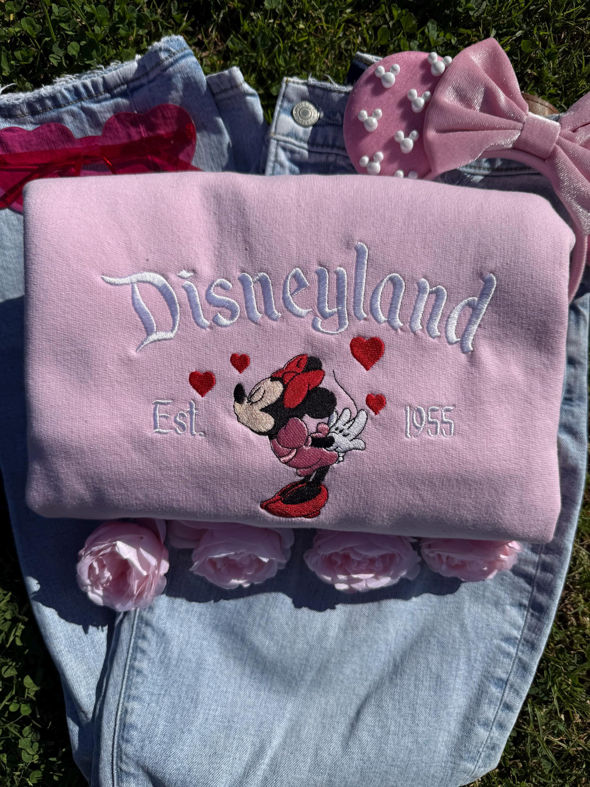 Mickey And Minnie's Sweethearts Kiss Embroidered Couple's Sweater – Sweethearts Edition 2026 Matching Pullover - photo 6