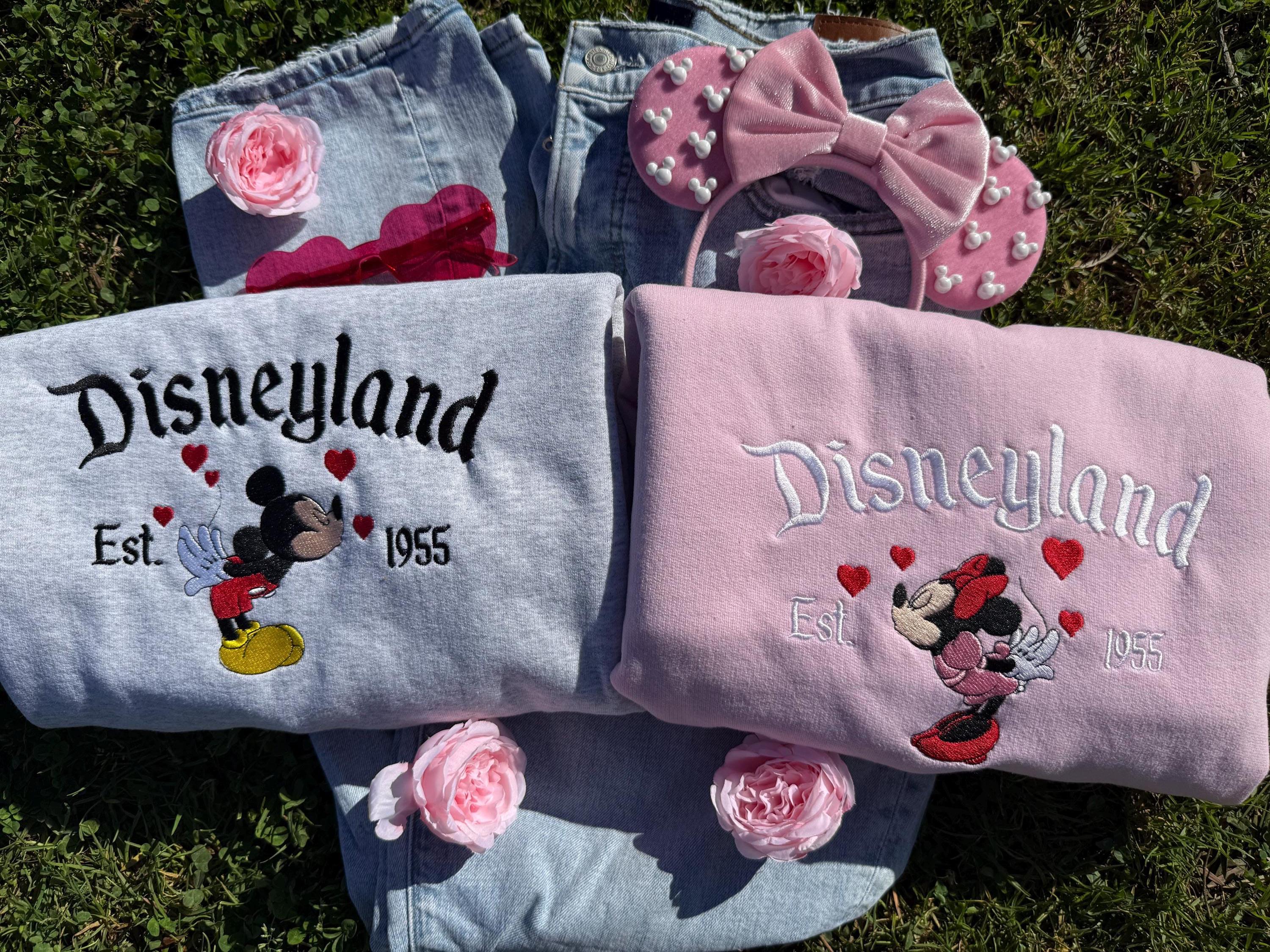 Mickey And Minnie's Sweethearts Kiss Embroidered Couple's Sweater – Sweethearts Edition 2026 Matching Pullover - photo 7