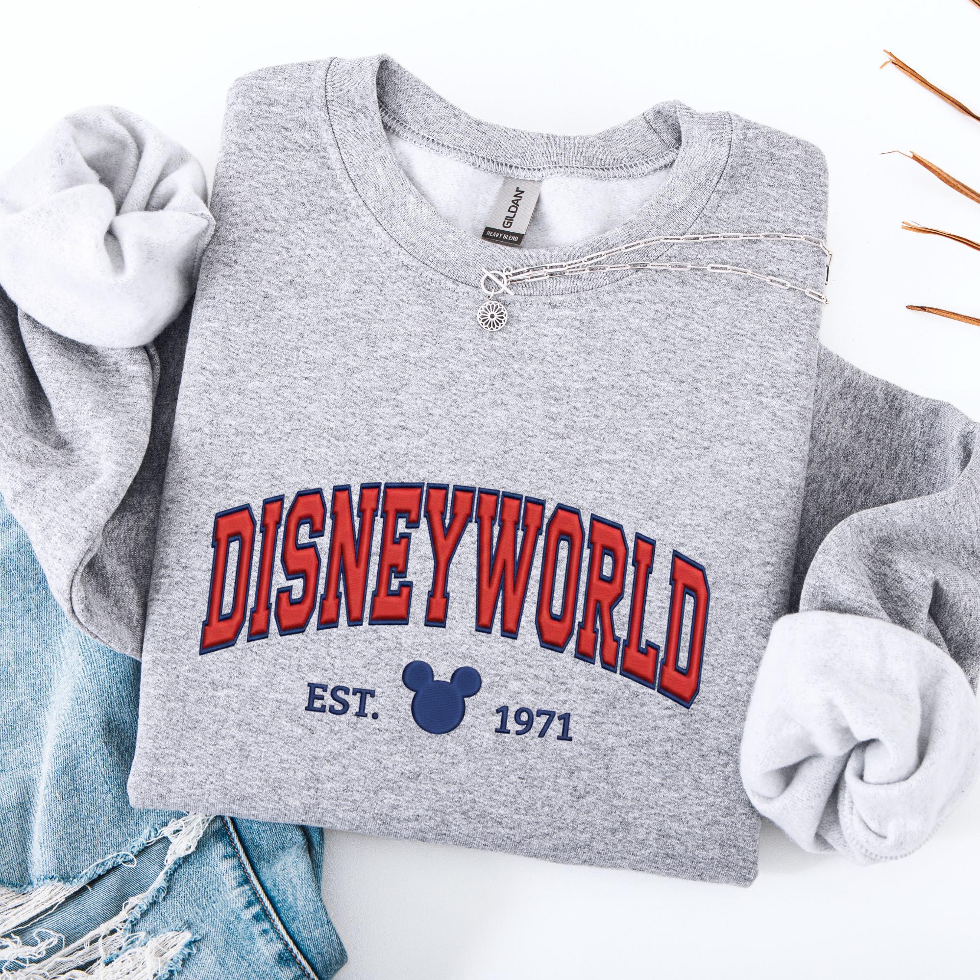 Disneyworld Embroidered Sweatshirt With Mickey Est 1971 Design – Classic Disney Crewneck Pullover For Park Days