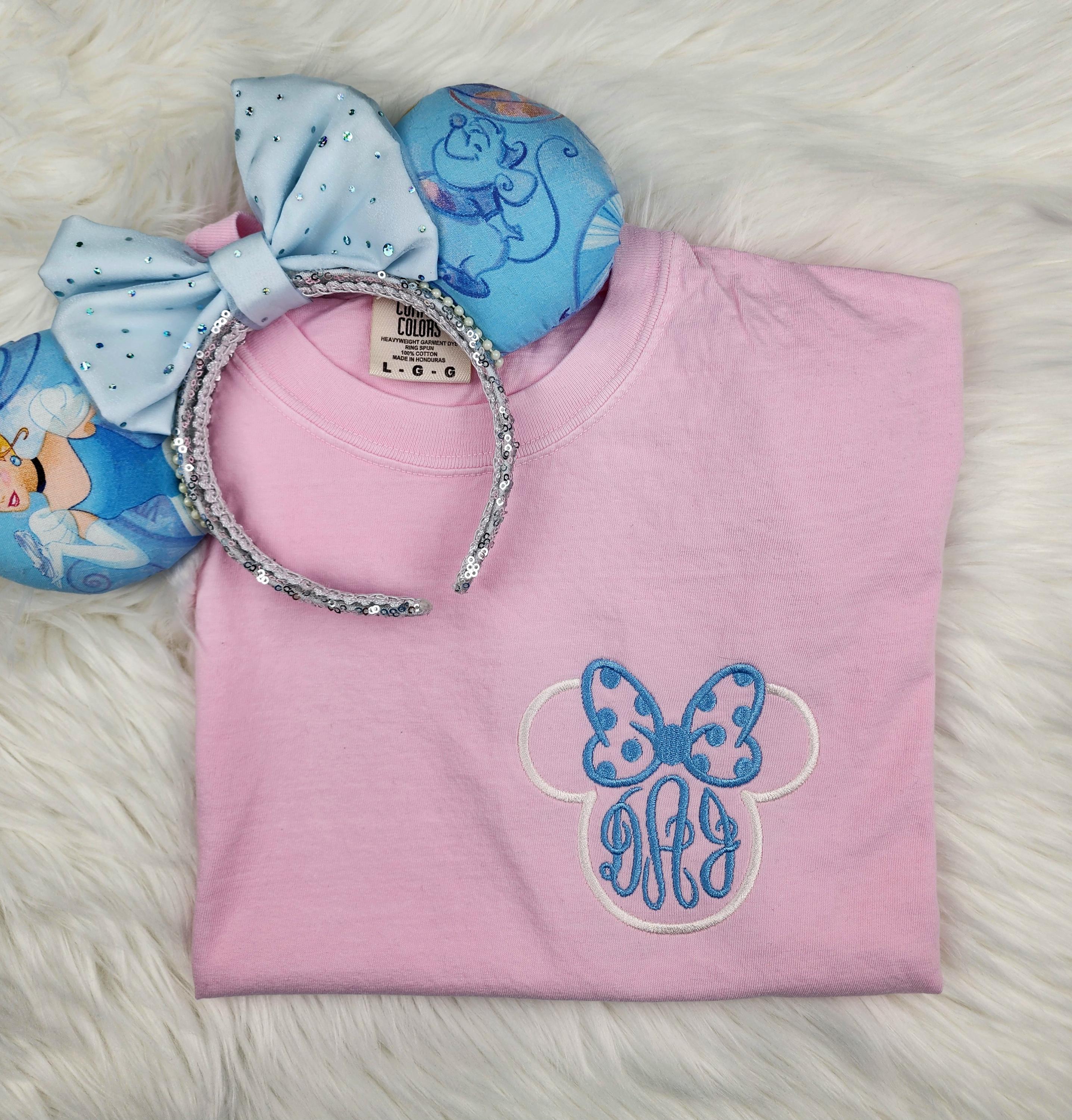 Custom Monogrammed Minnie Mouse Embroidered Shirt – Disney Monogram Embroidery Tee And Cozy Park Day Outfit - photo 4