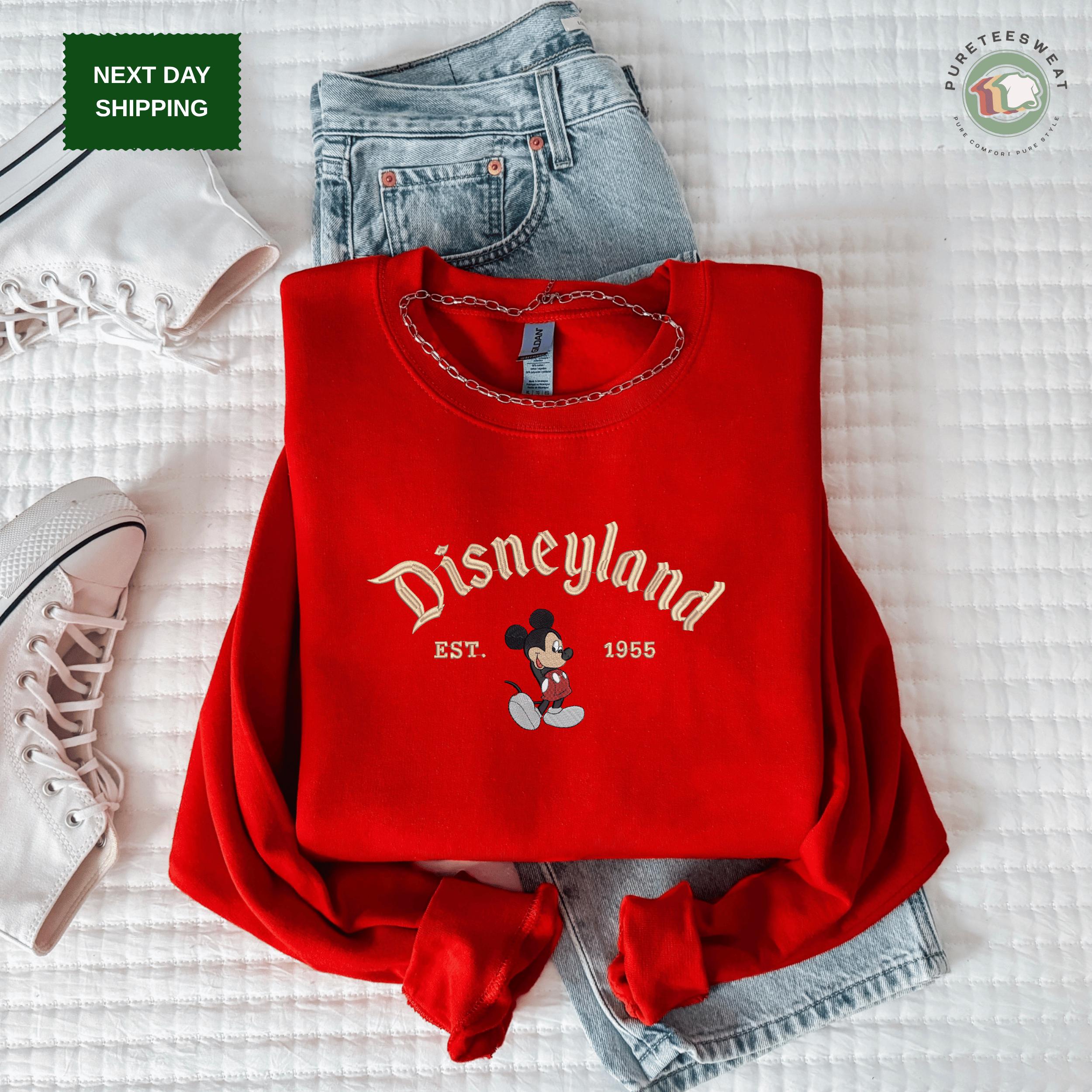 Disneyland Est 1955 Embroidered Mickey Mouse Vintage Crewneck Sweatshirt in Gildan Black Pullover for Cozy Disney Fan Gift - photo 2