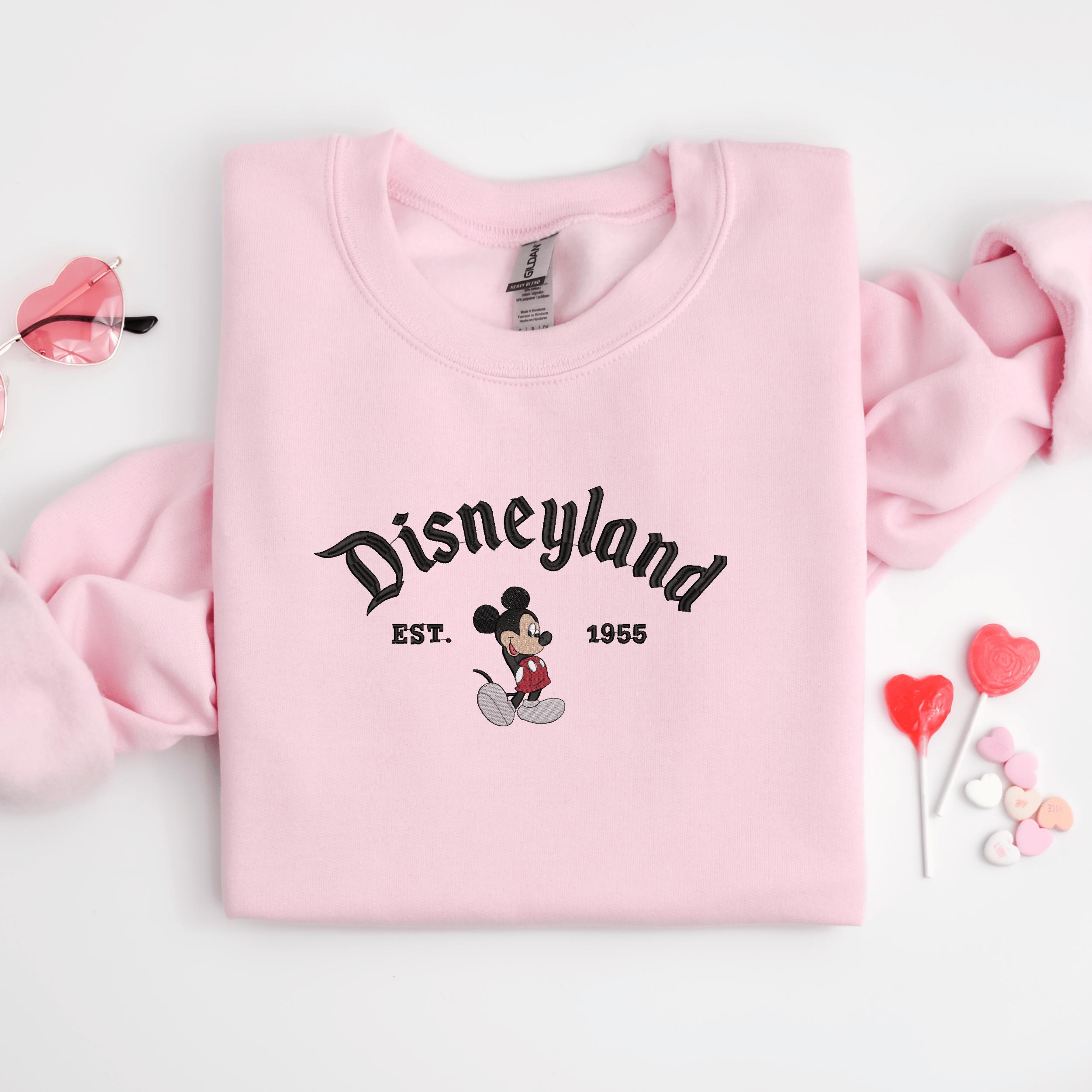 Disneyland Est 1955 Embroidered Mickey Mouse Vintage Crewneck Sweatshirt in Gildan Black Pullover for Cozy Disney Fan Gift - photo 3