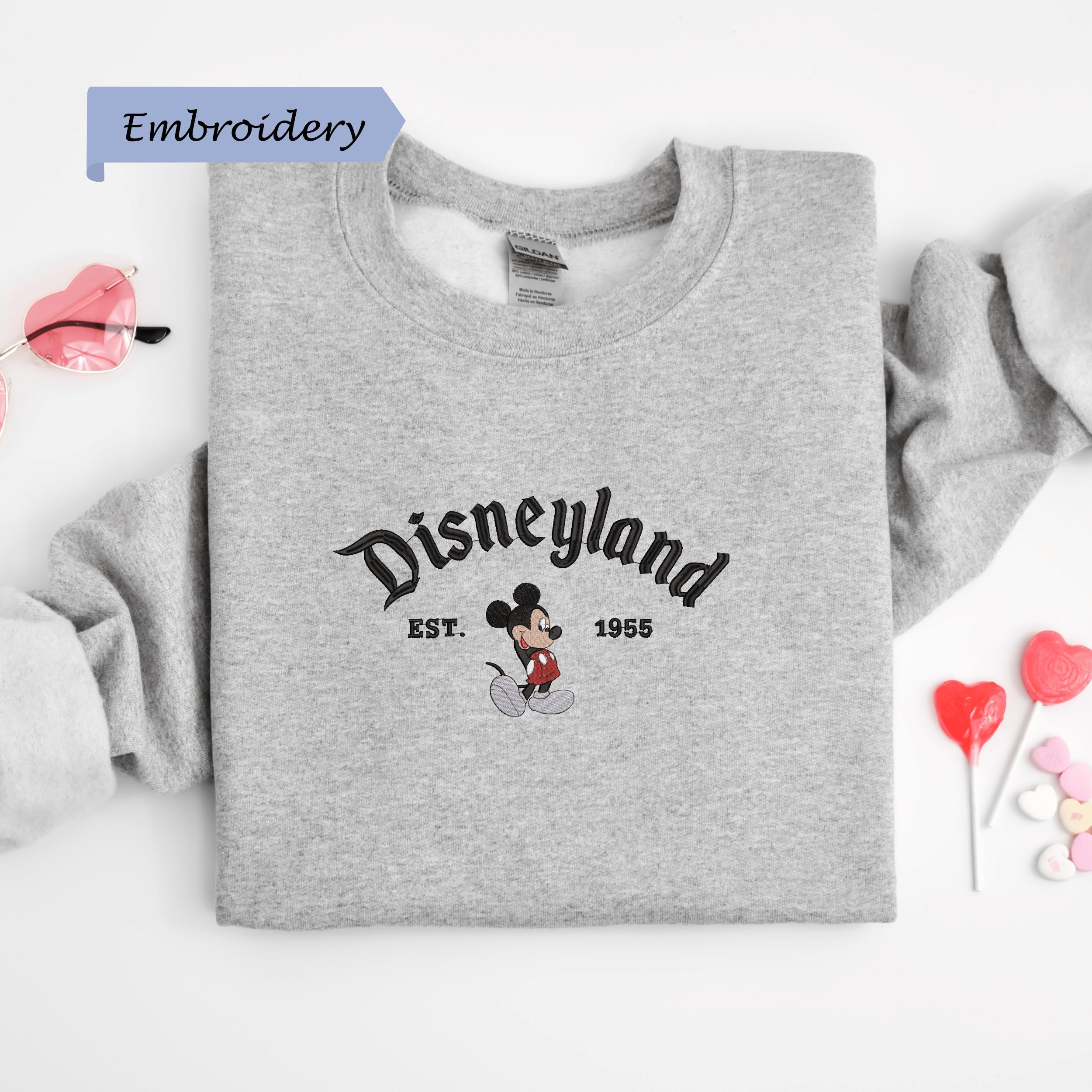 Disneyland Est 1955 Embroidered Mickey Mouse Vintage Crewneck Sweatshirt in Gildan Black Pullover for Cozy Disney Fan Gift - photo 5