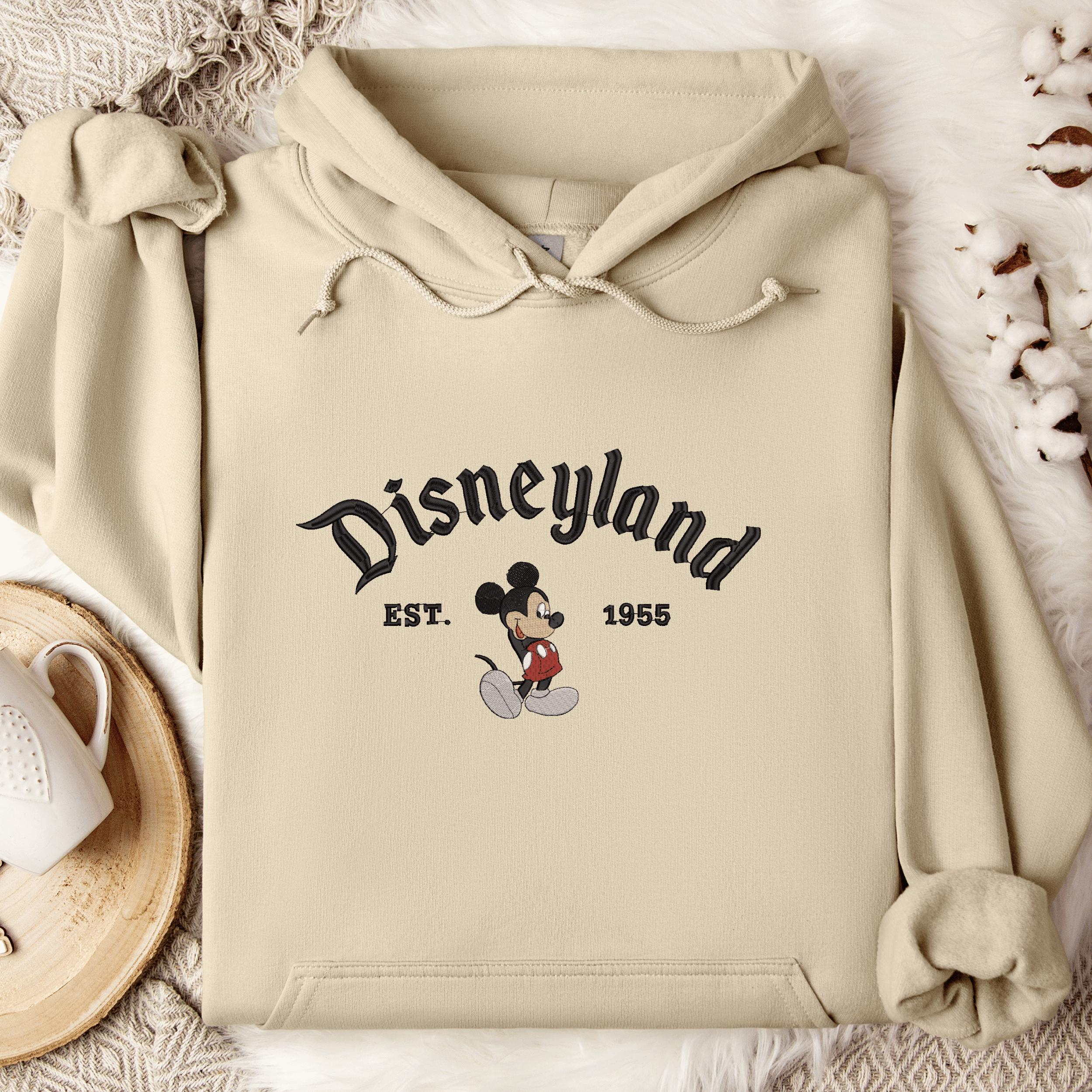 Disneyland Est 1955 Embroidered Mickey Mouse Vintage Crewneck Sweatshirt in Gildan Black Pullover for Cozy Disney Fan Gift - photo 6