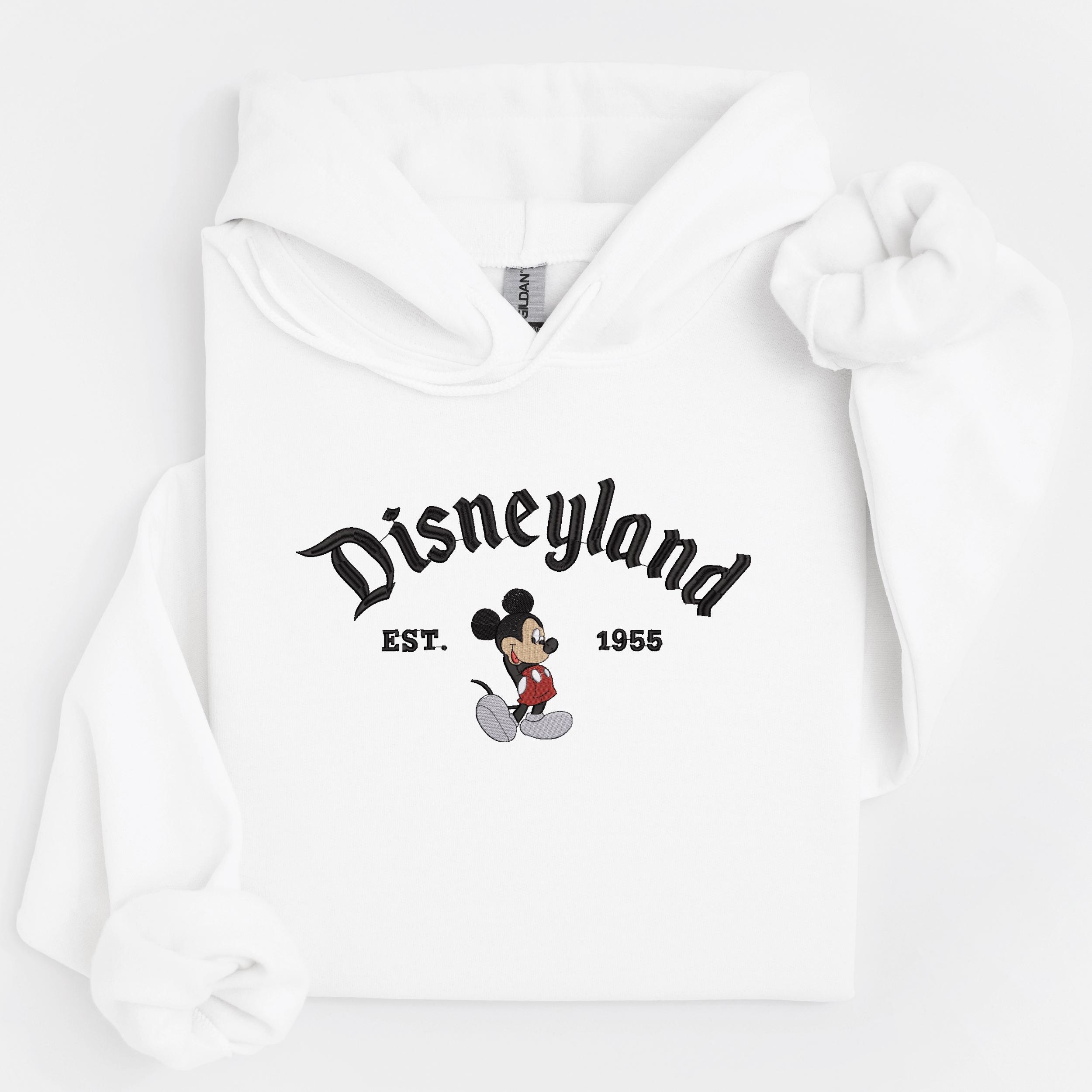 Disneyland Est 1955 Embroidered Mickey Mouse Vintage Crewneck Sweatshirt in Gildan Black Pullover for Cozy Disney Fan Gift - photo 7