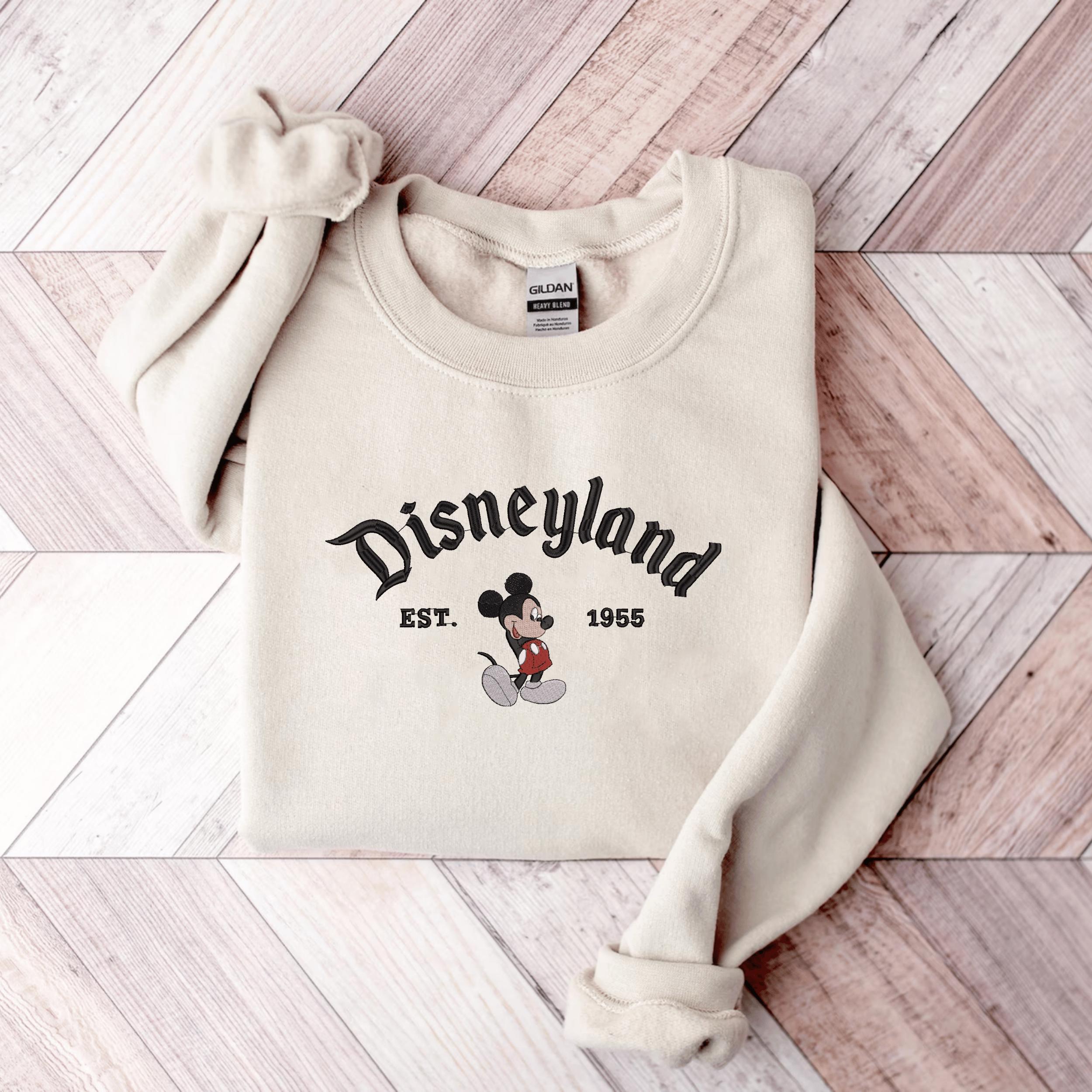Disneyland Est 1955 Embroidered Mickey Mouse Vintage Crewneck Sweatshirt in Gildan Black Pullover for Cozy Disney Fan Gift - photo 8