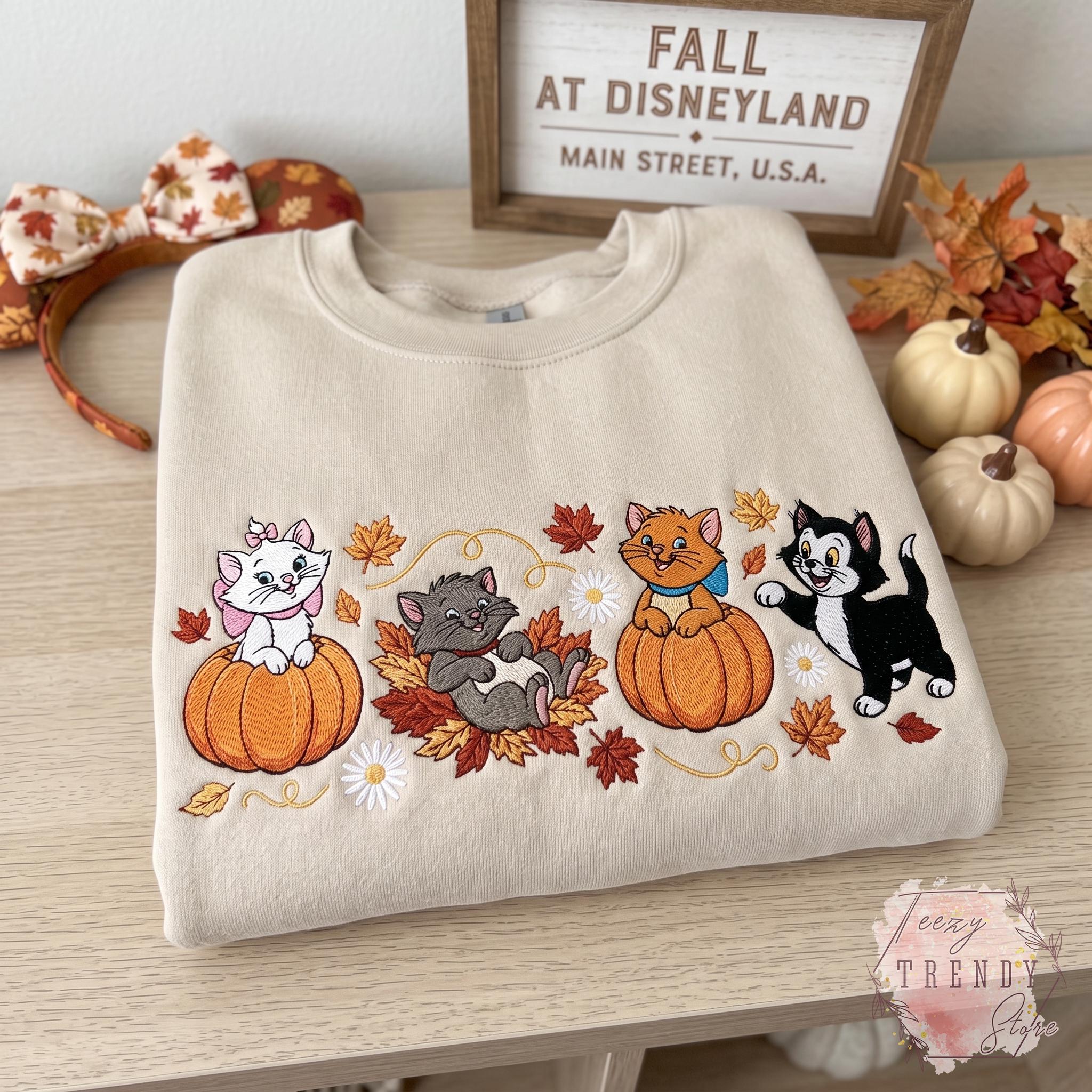 Embroidered Disney Cats Fall Sweatshirt with Marie Berlioz Toulouse and Figaro – Autumn Pumpkin Spooky Halloween T-Shirt Outfit