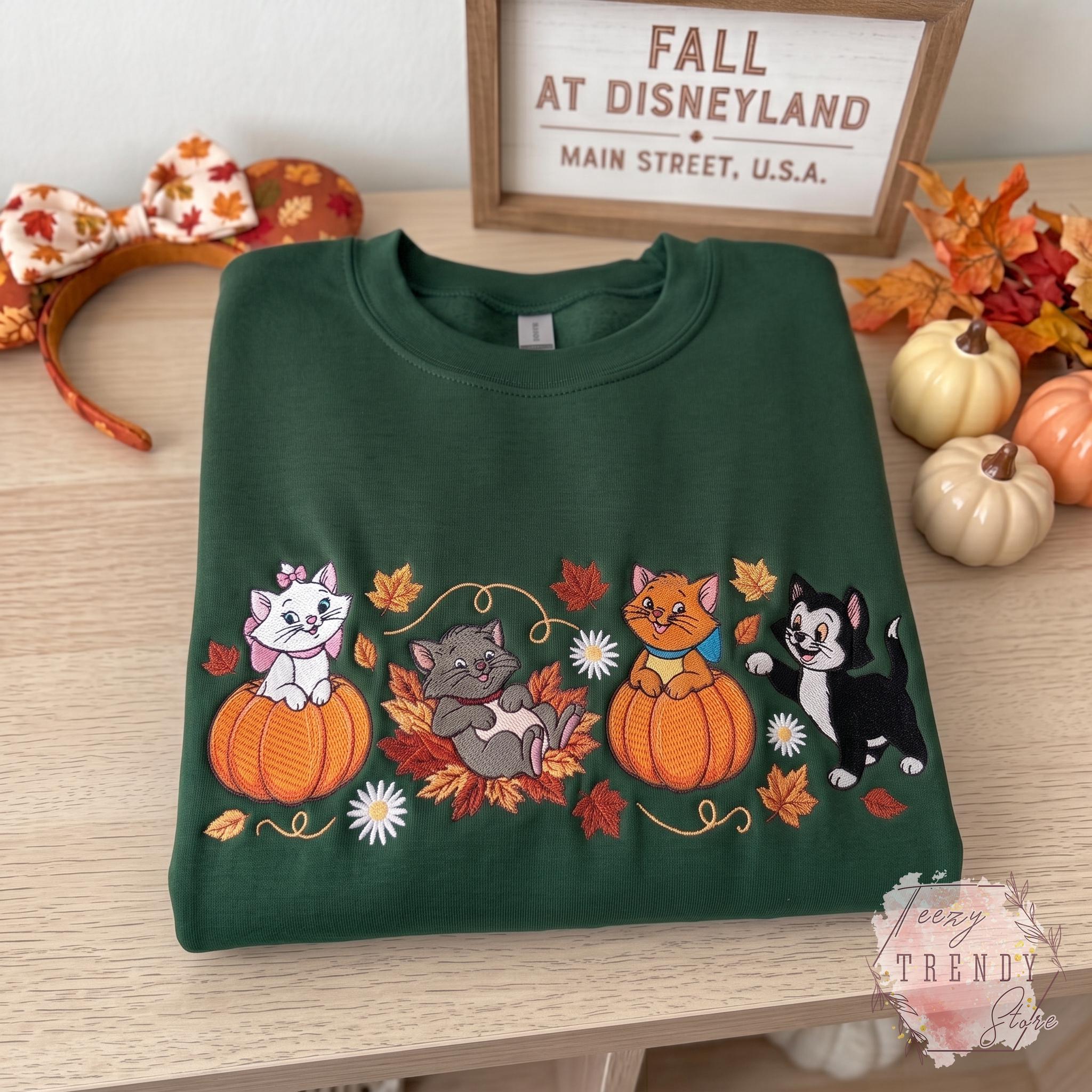 Embroidered Disney Cats Fall Sweatshirt with Marie Berlioz Toulouse and Figaro – Autumn Pumpkin Spooky Halloween T-Shirt Outfit - photo 7