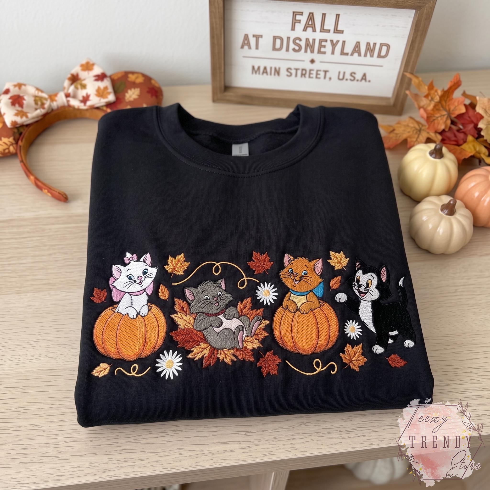 Embroidered Disney Cats Fall Sweatshirt with Marie Berlioz Toulouse and Figaro – Autumn Pumpkin Spooky Halloween T-Shirt Outfit - photo 9