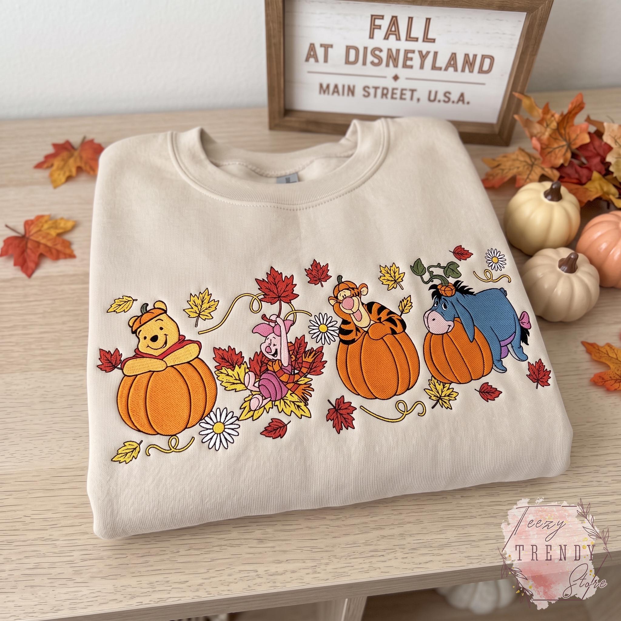 Embroidered Winnie the Pooh Halloween Sweatshirt with Pooh Piglet Tigger Eeyore – Cozy Autumn Spooky Pumpkin Fall T-Shirt Crewneck