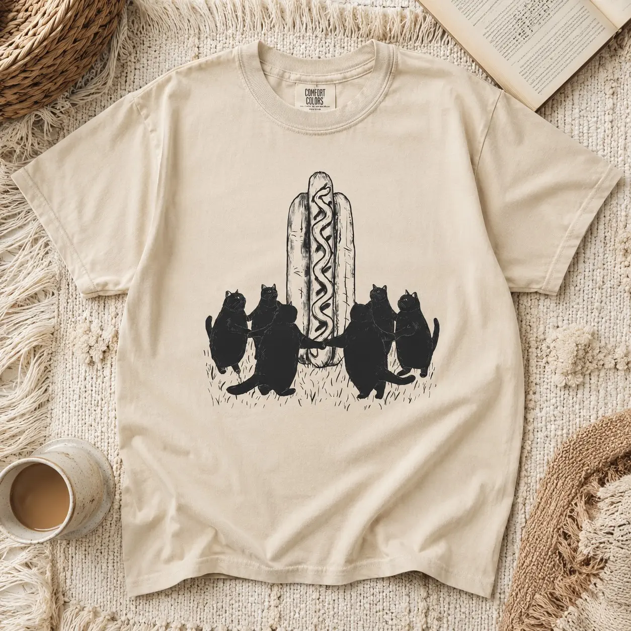 Black Cats Around Hot Dog Graphic Shirt for Women, Funny Vintage Short Sleeve Tee for Everyday Wear and Cat Lover Gift - photo 2