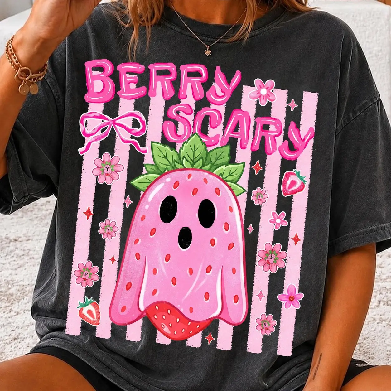 Comfort Colors Cute Strawberry Ghost Shirt, Berry Scary Spooky Summerween Funny Preppy Halloween T-Shirt