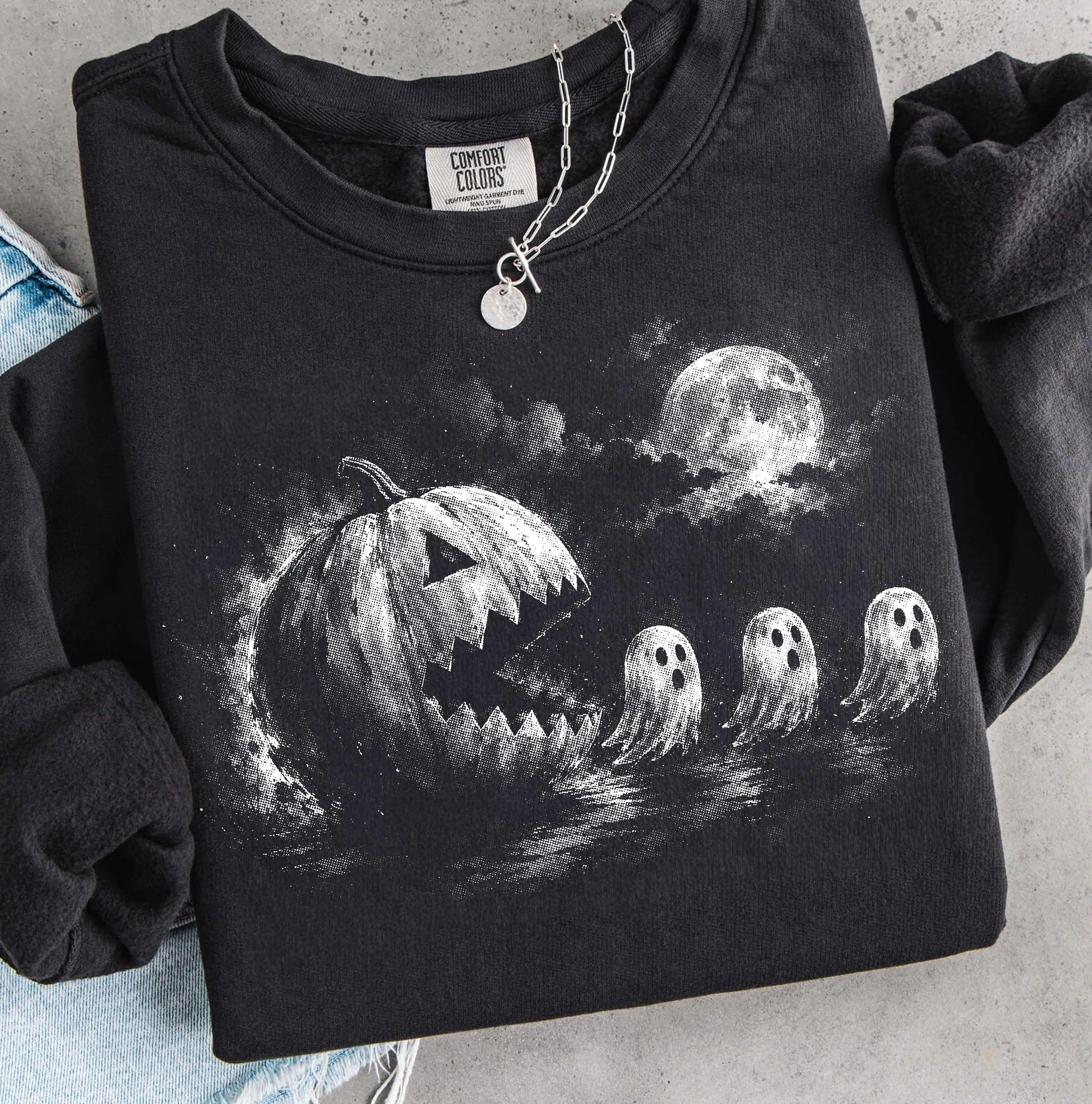 Comfort Colors Funny Ghost Chase Pumpkin Halftone Shirt, Cute Halloween Moon Jack O Lantern Cartoon Tee