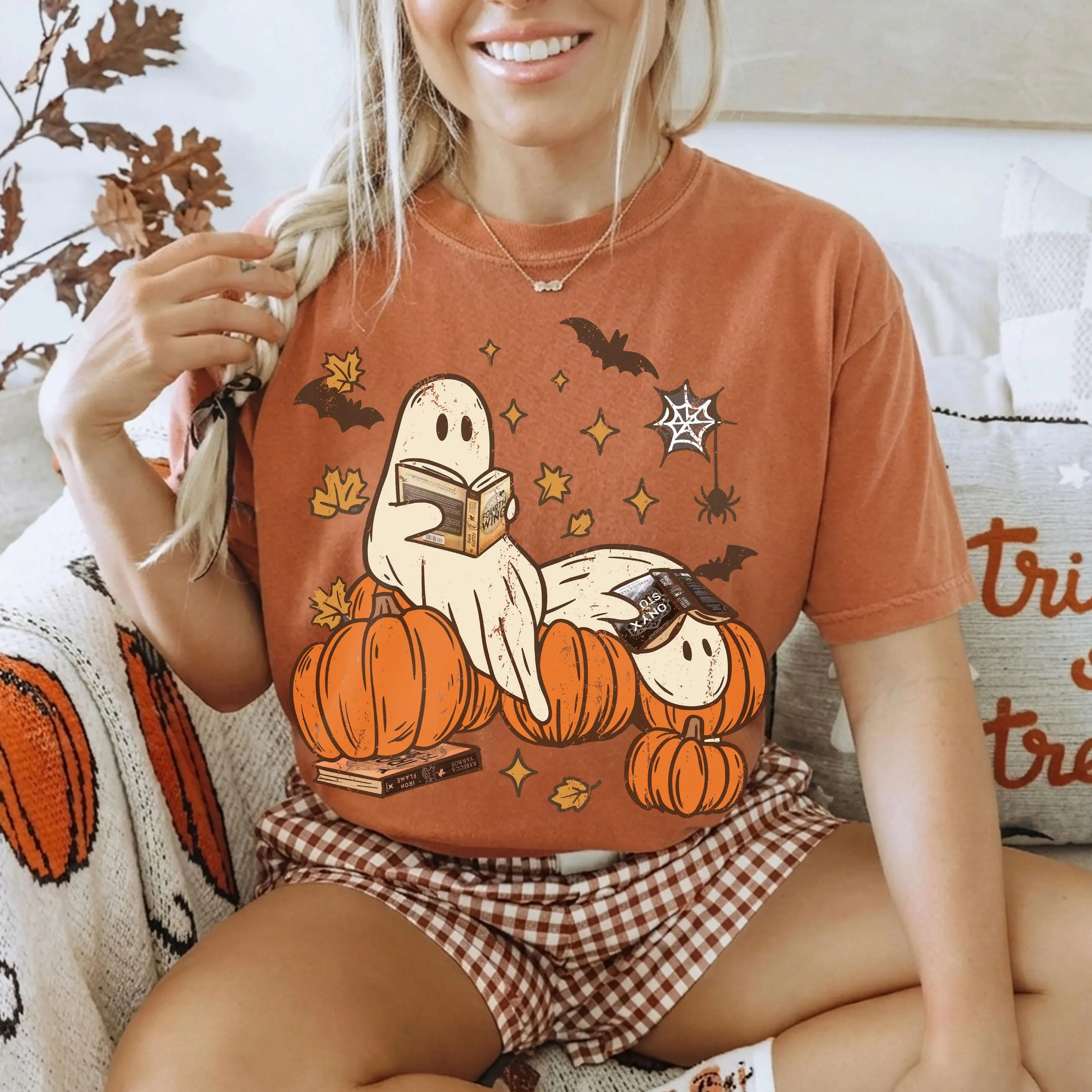 Comfort Colors Ghost Reading Fourth Wing Shirt, Bookish Halloween Graphic Tee, Gifts For Readers - photo 4