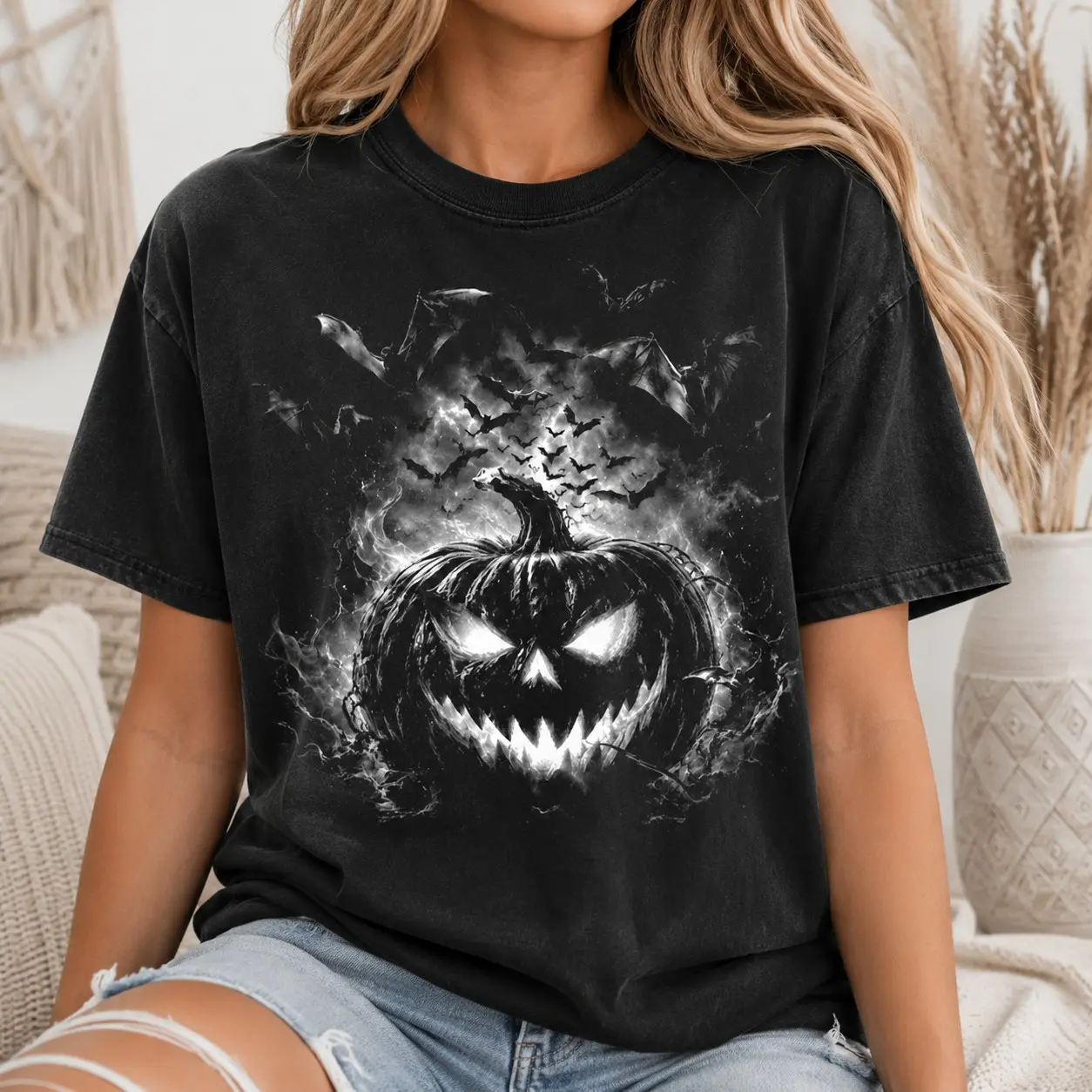 Comfort Colors Glowing Jack-o-Lantern Flying Bats Shirt, Vintage Halloween Night Tee for Teens, Creepy Gothic Autumn Birthday Gift