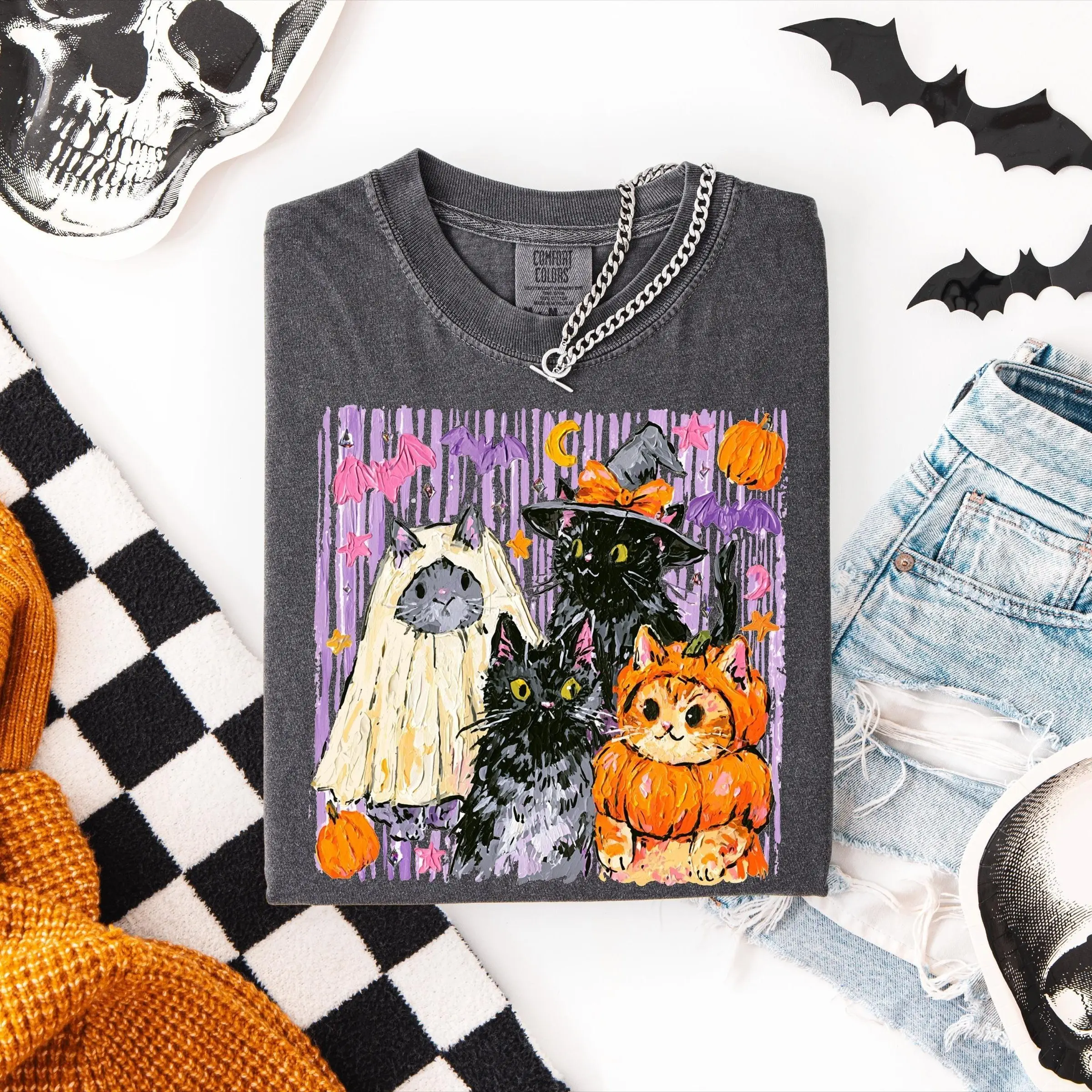 Comfort Colors Vintage Halloween Black Cat Shirt, Pumpkin Kitty Lover Mom Gift Graphic Tee - photo 2