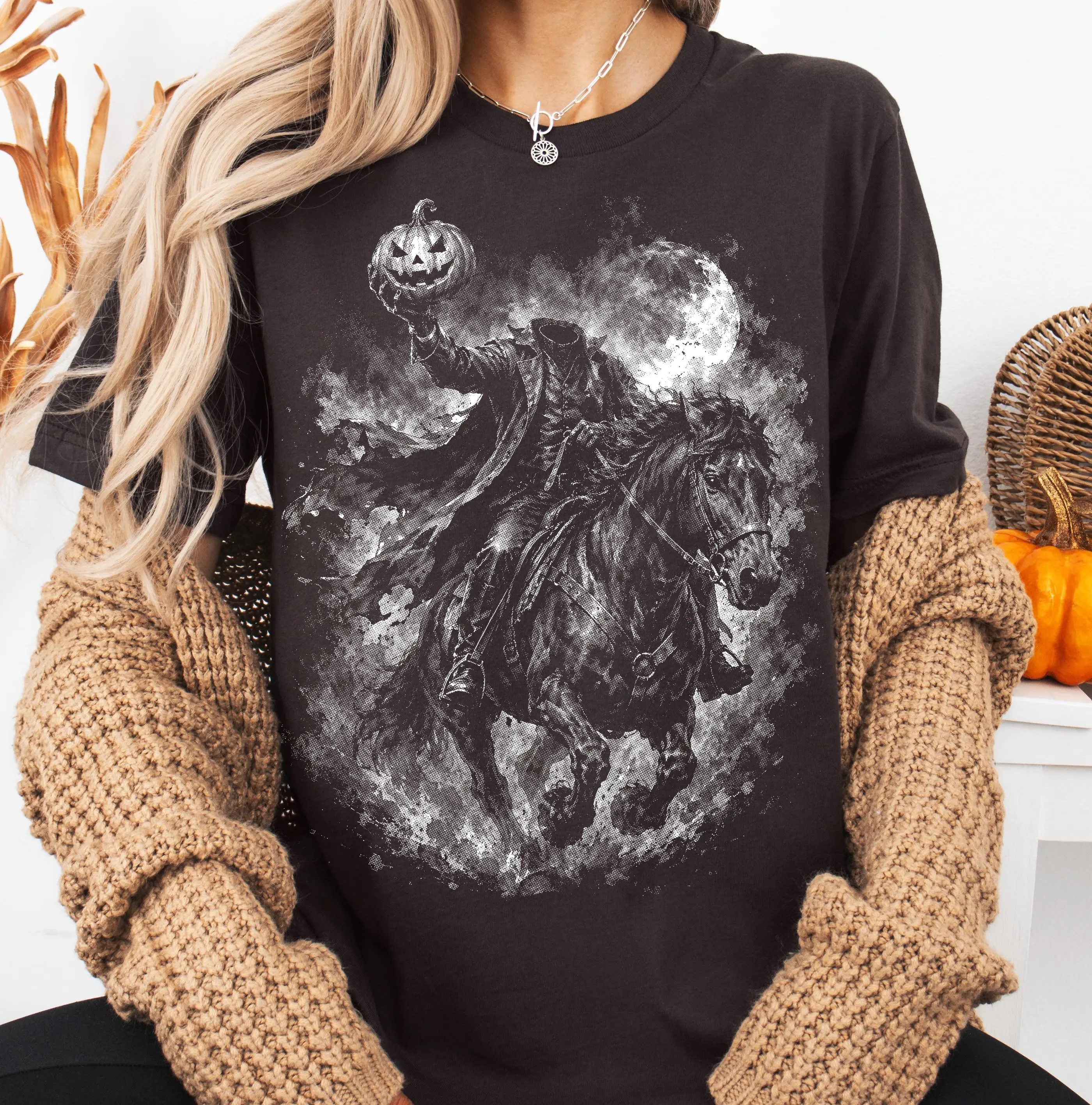Comfort Colors Headless Horseman Halftone T-Shirt Womens, Dark Halloween Gothic Horse Graphic Tee Spooky Moonlit - photo 4