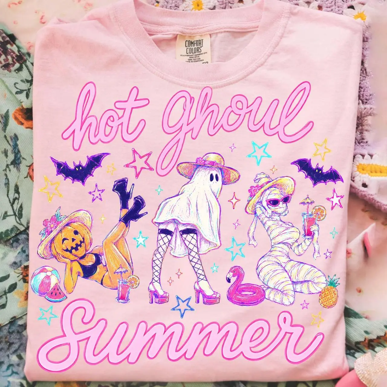Comfort Colors Hot Ghoul Summer Shirt, Funny Girly Ghost Halloween Cocktail Graphic Tee - photo 2