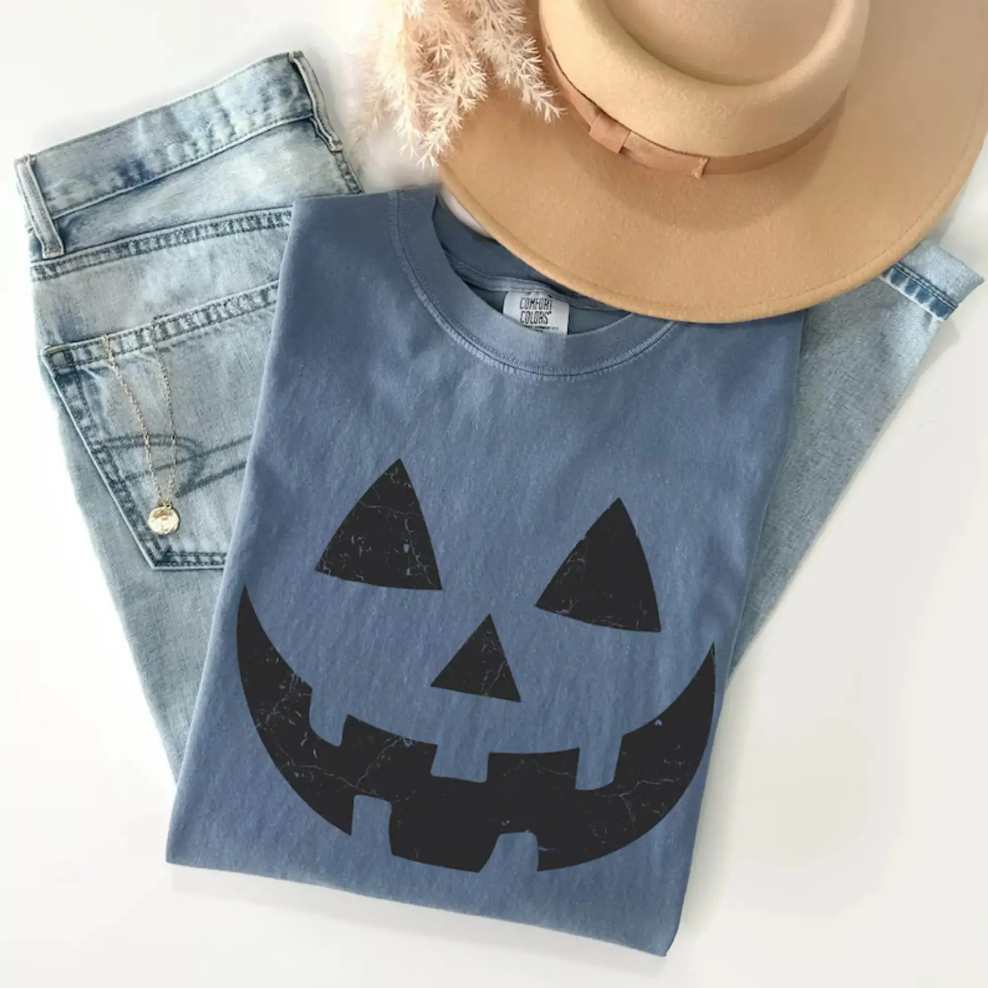 Comfort Colors Pumpkin Face Shirt, Retro Graphic Tee, Fall Spooky Season Halloween Womens Casual Autumn Top - photo 4