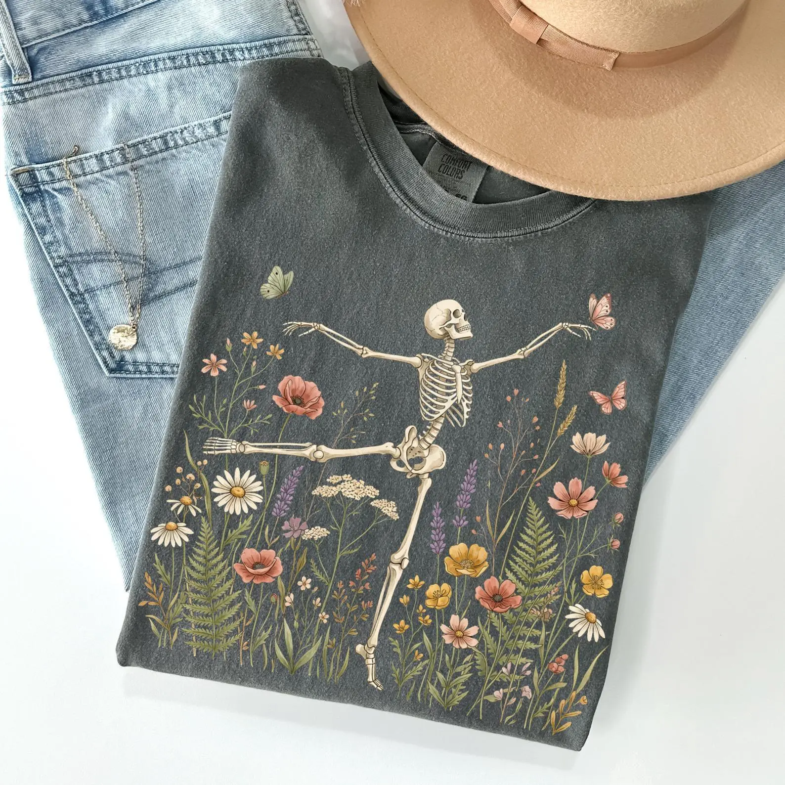 Comfort Colors Skeleton Dancing Arabesque Halloween T-Shirt, Floral Botanical Cottagecore Nature Lover Tee For Women - photo 4