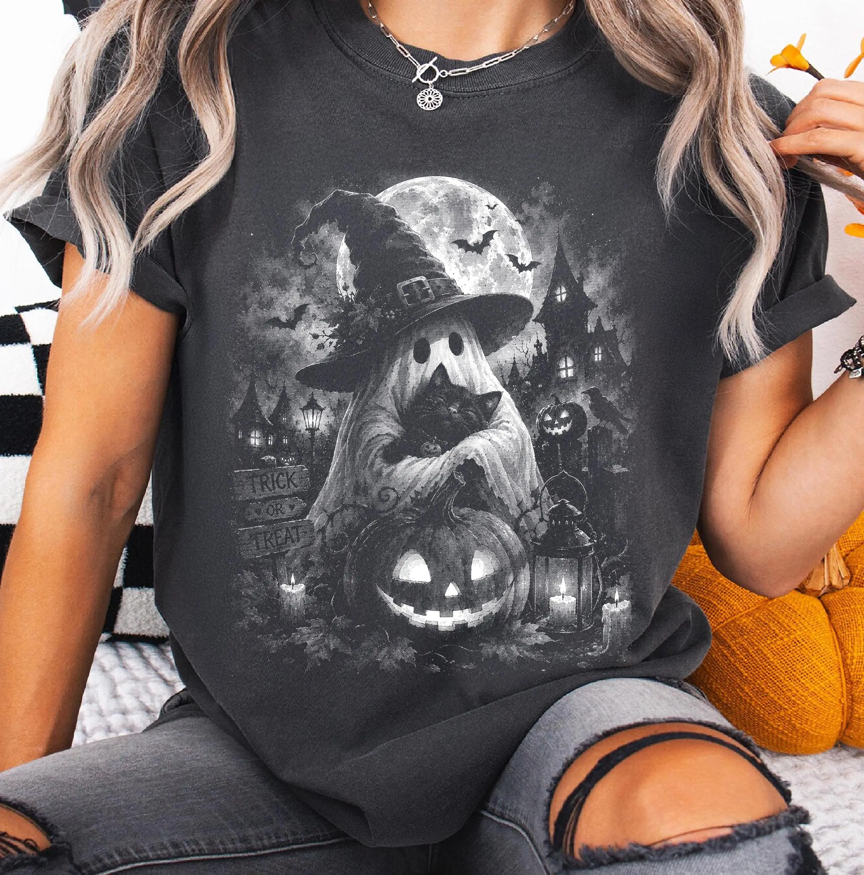 Comfort Colors Spooky Ghost Cat Halftone Shirt, Gothic Autumn Halloween Animal Graphic Tee for Pet Lovers