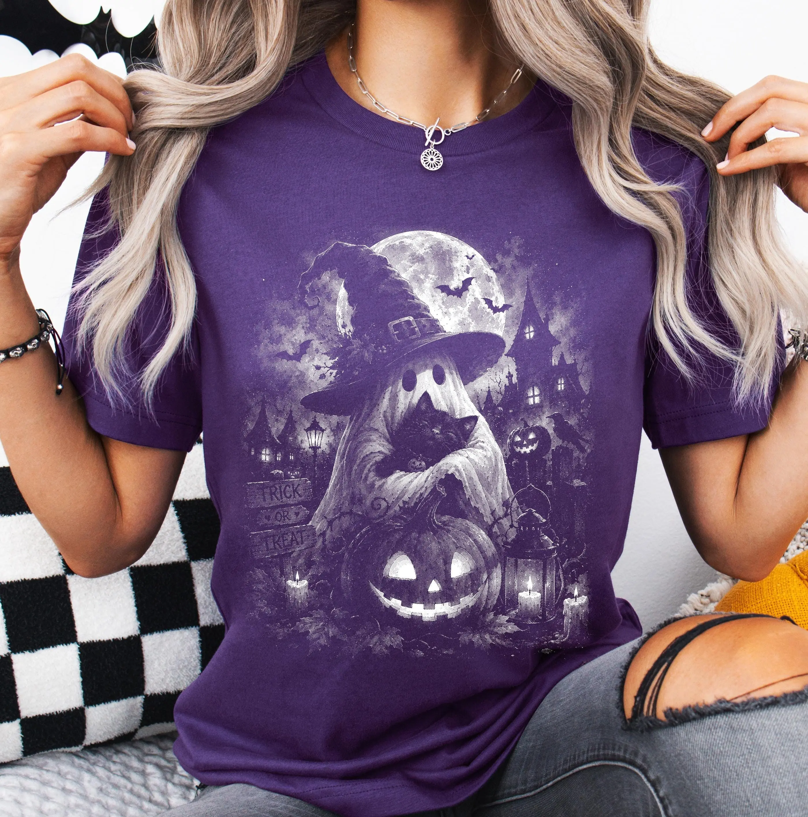 Comfort Colors Spooky Ghost Cat Halftone Shirt, Gothic Autumn Halloween Animal Graphic Tee for Pet Lovers - photo 4