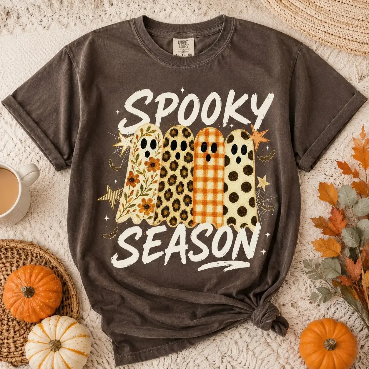 Comfort Colors Cute Ghost Shirt, Retro Aesthetic Spooky Season Halloween Fall Graphic Tee for Women