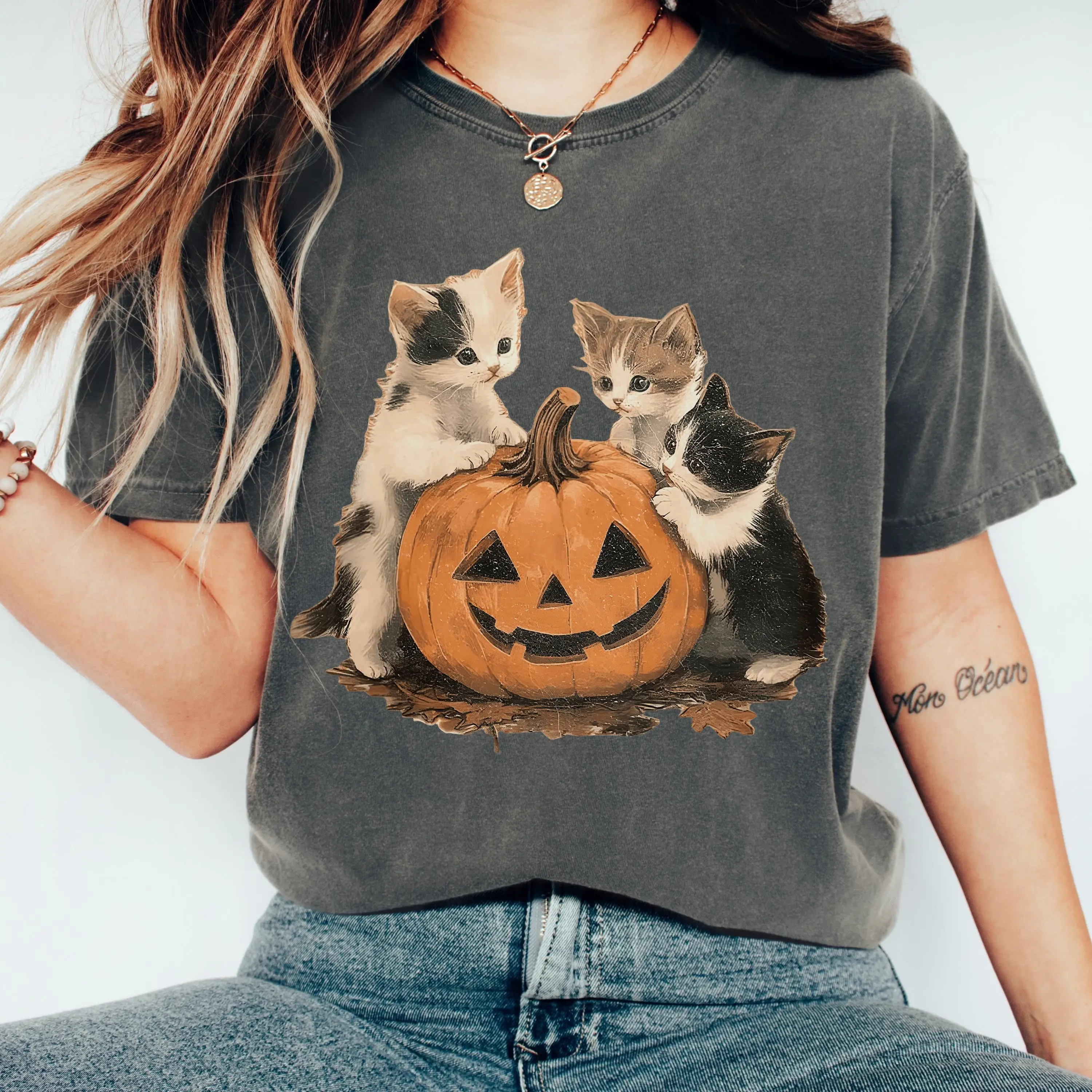 Comfort Colors Vintage 90s Halloween Cat Lover Shirt, Retro Spooky Season Pumpkin Graphic Tee