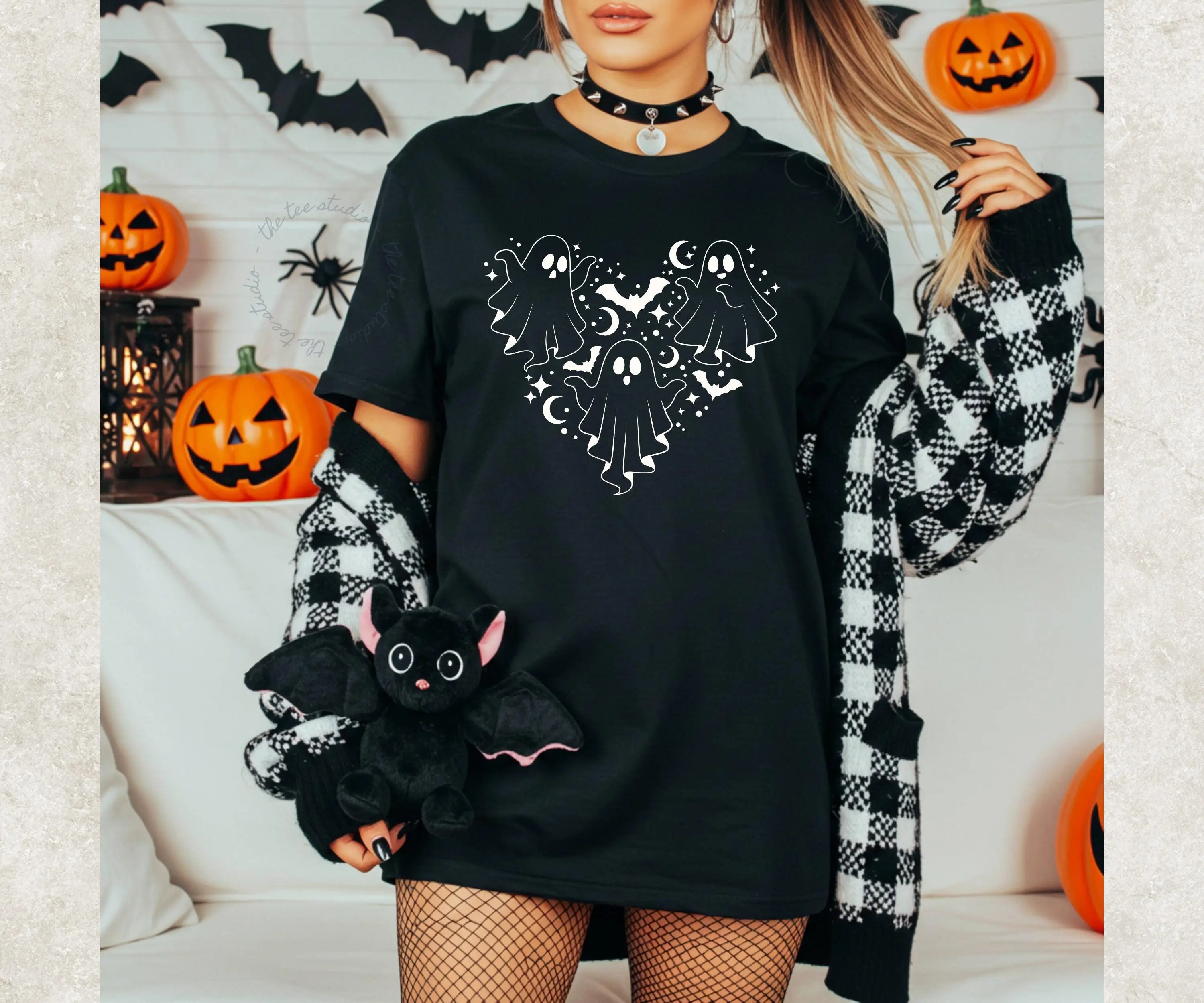 Cute Ghost Heart Halloween Comfort Colors Shirt or Sweatshirt - photo 3