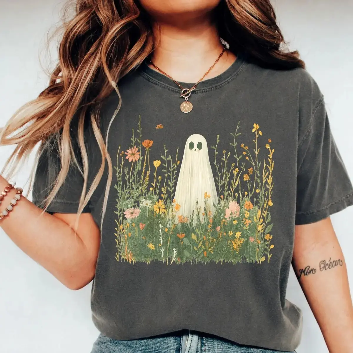 Comfort Colors Cute Ghost in Wildflowers Sweatshirt, Spooky Floral Retro October Ghostcore Cozy Fall Crewneck - photo 2