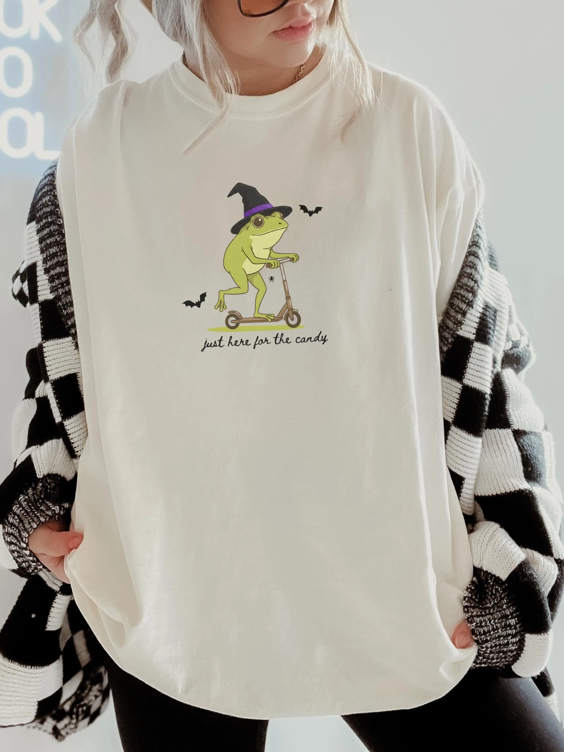 Frog Halloween Shirt for Women, Funny Cute Weirdcore Graphic Tee, Cottagecore Lover Costume Gift Top