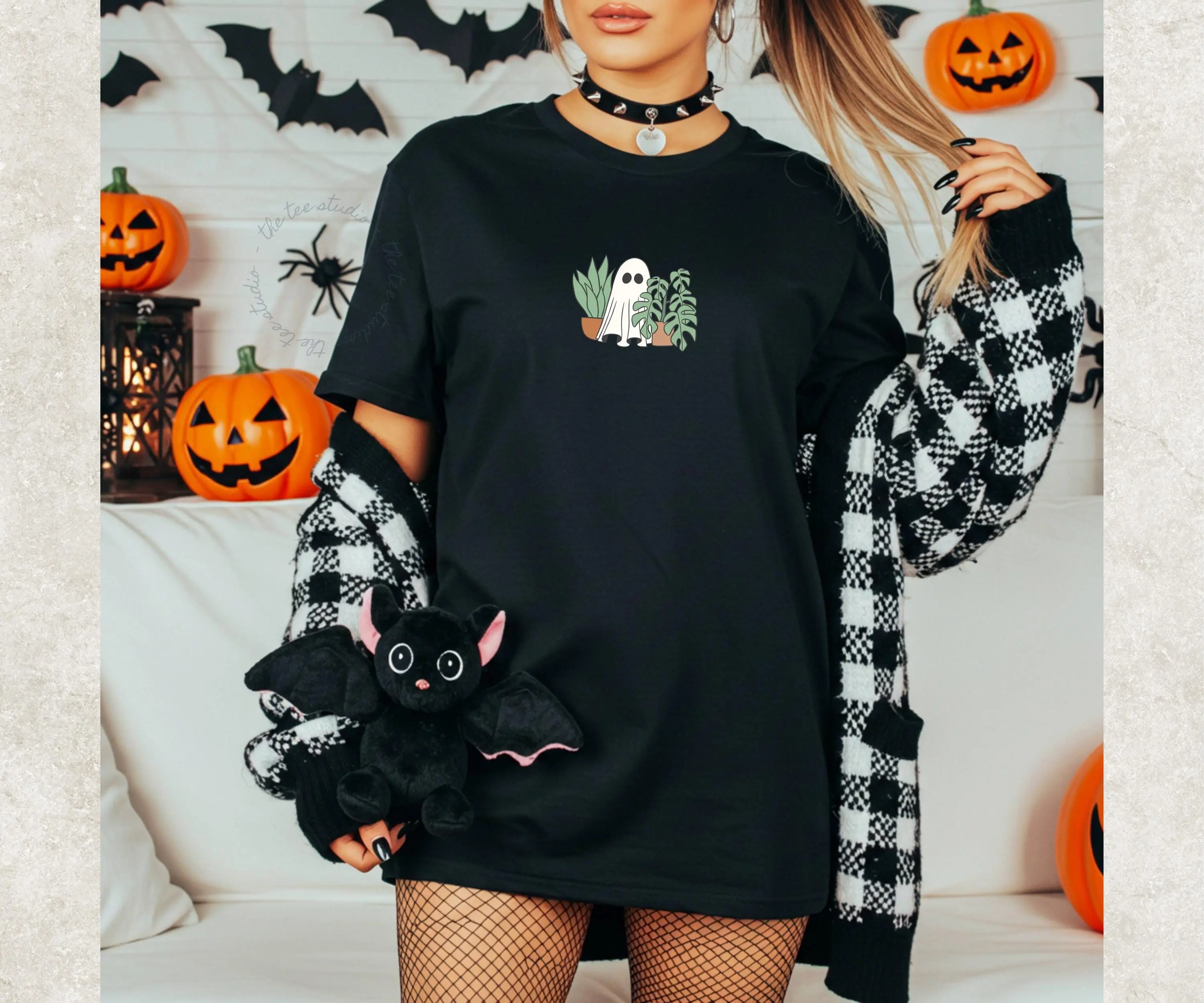 Ghost with Houseplants Shirt, Comfort Colors Halloween Tee, Plant Lover Fall Top - photo 4