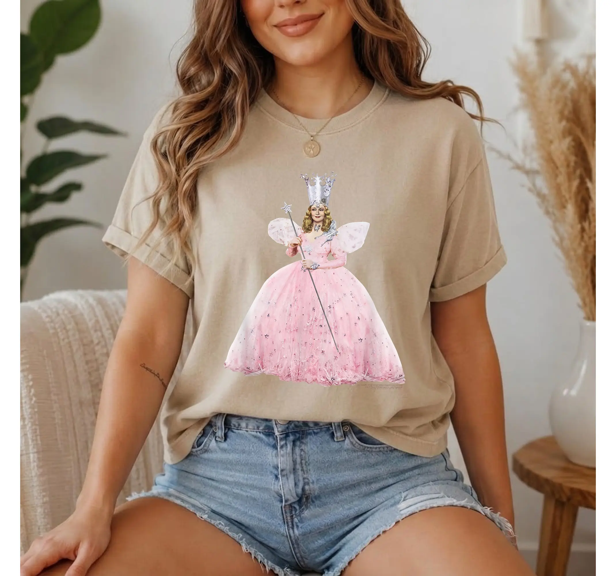 Glinda Good Witch Shirt, Classic Wizard of Oz Retro Movie Fan Graphic Tee - photo 2