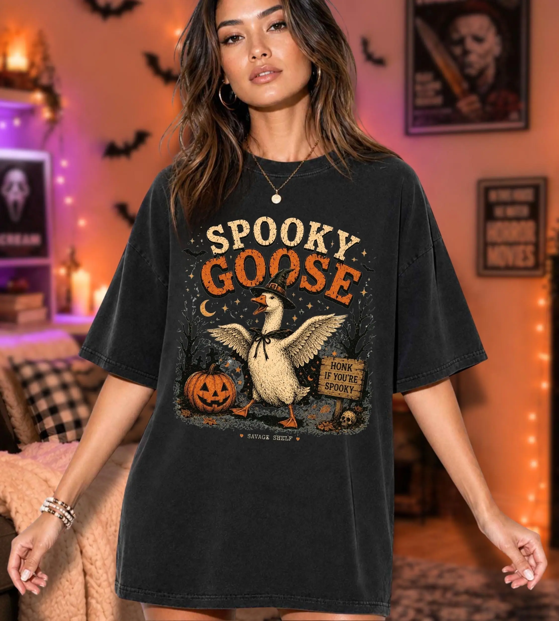 Spooky Goose Halloween T-Shirt, Vintage Pumpkin Graphic Funny Silly Retro Fall Top for Women