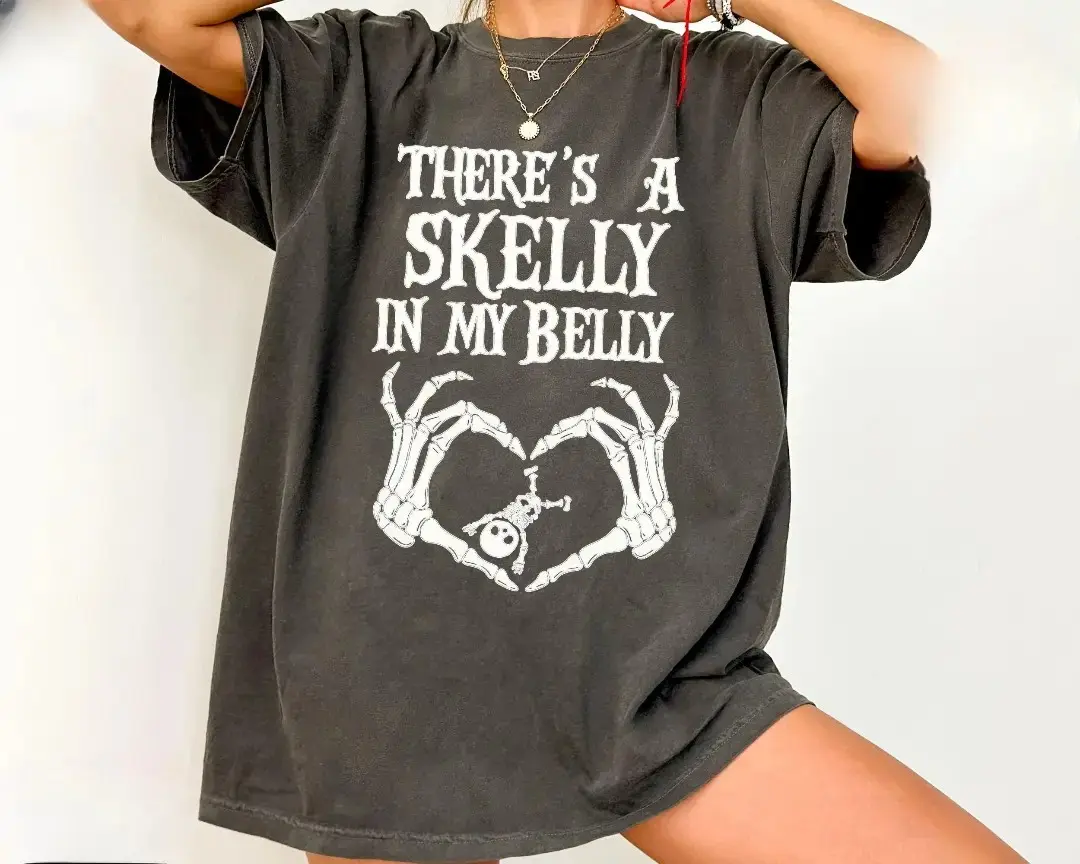 Comfort Colors Spooky Mama Halloween Pregnancy Shirt, Cute Fall Maternity Reveal Announcement Tee - photo 2