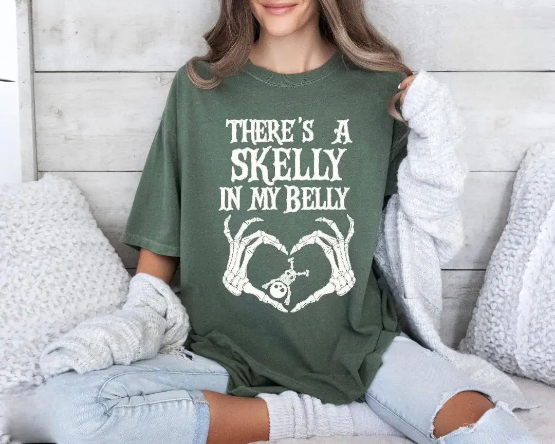 Comfort Colors Spooky Mama Halloween Pregnancy Shirt, Cute Fall Maternity Reveal Announcement Tee - photo 4