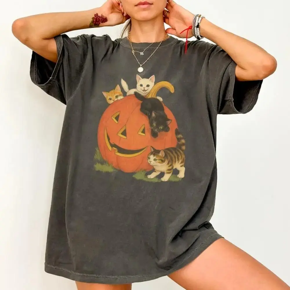 Vintage 90s Cat Halloween T-Shirt for Women, Retro Cute Jack-o-Lantern Graphic Tee, Fall Vibes Kitty Lover Outfit Top