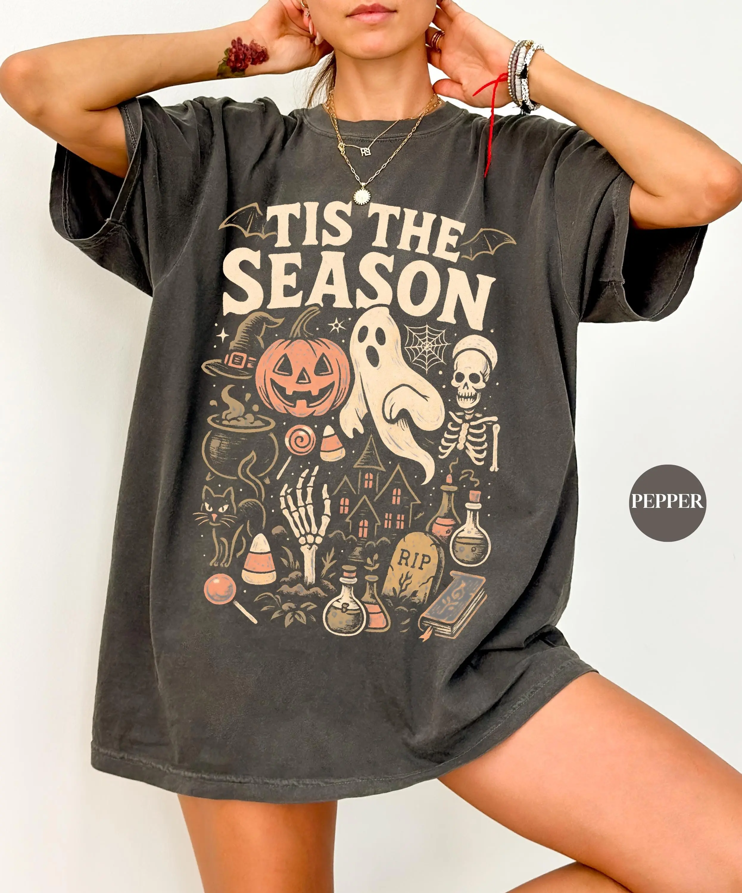 Vintage Halloween Comfort Colors T-Shirt, Retro Tis The Season Skeleton Pumpkin Ghost Tee, Y2K Womens Fall Graphic Top