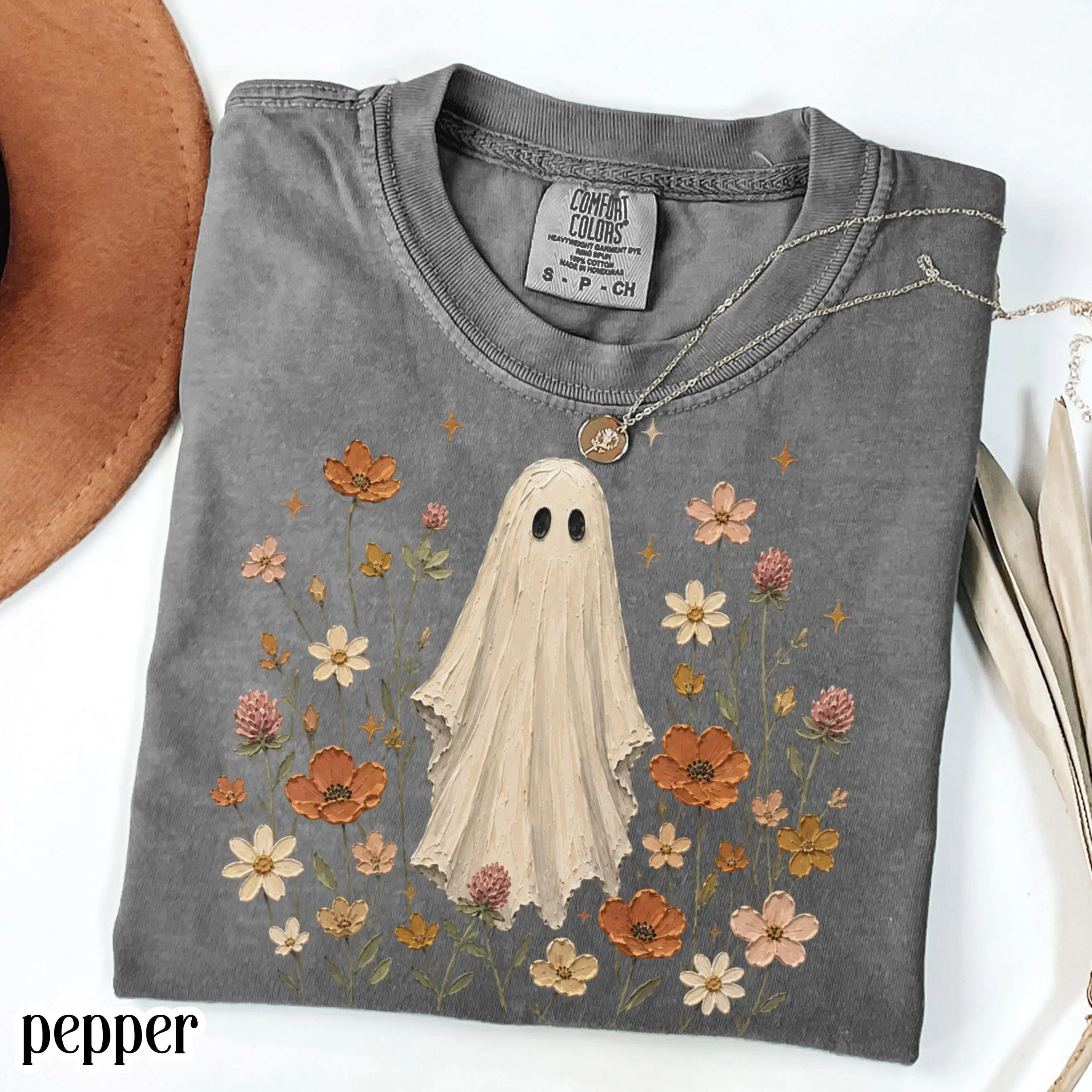 Comfort Colors Wildflower Ghost Shirt, Cottagecore Boho Fall Graphic Tee, Aesthetic Floral Spooky Season T-Shirt