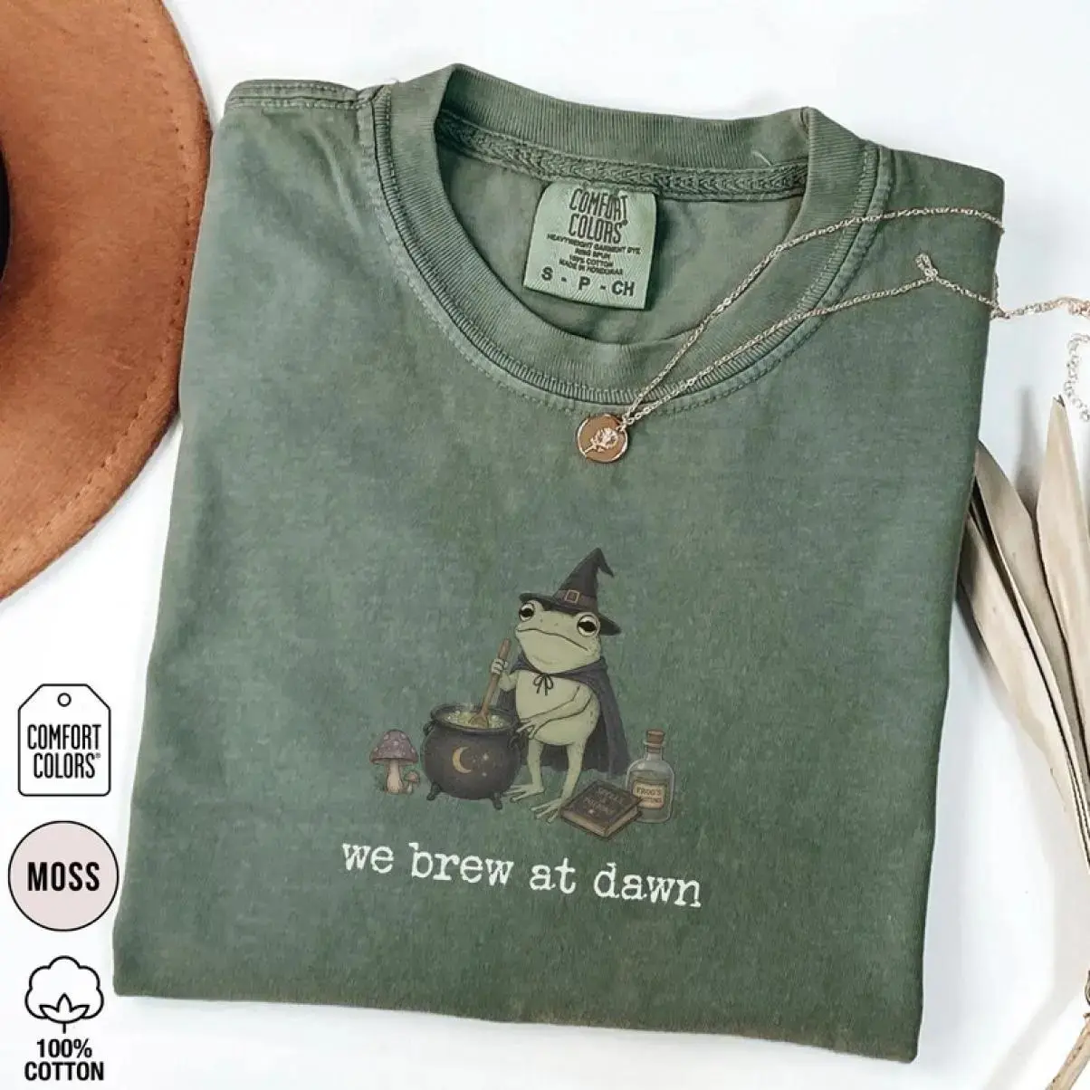 Witchy Frog Halloween Shirt, Comfort Colors Retro Witch Tee, Spooky Cottagecore Fall Autumn Graphic Toad Lover Gift for Women